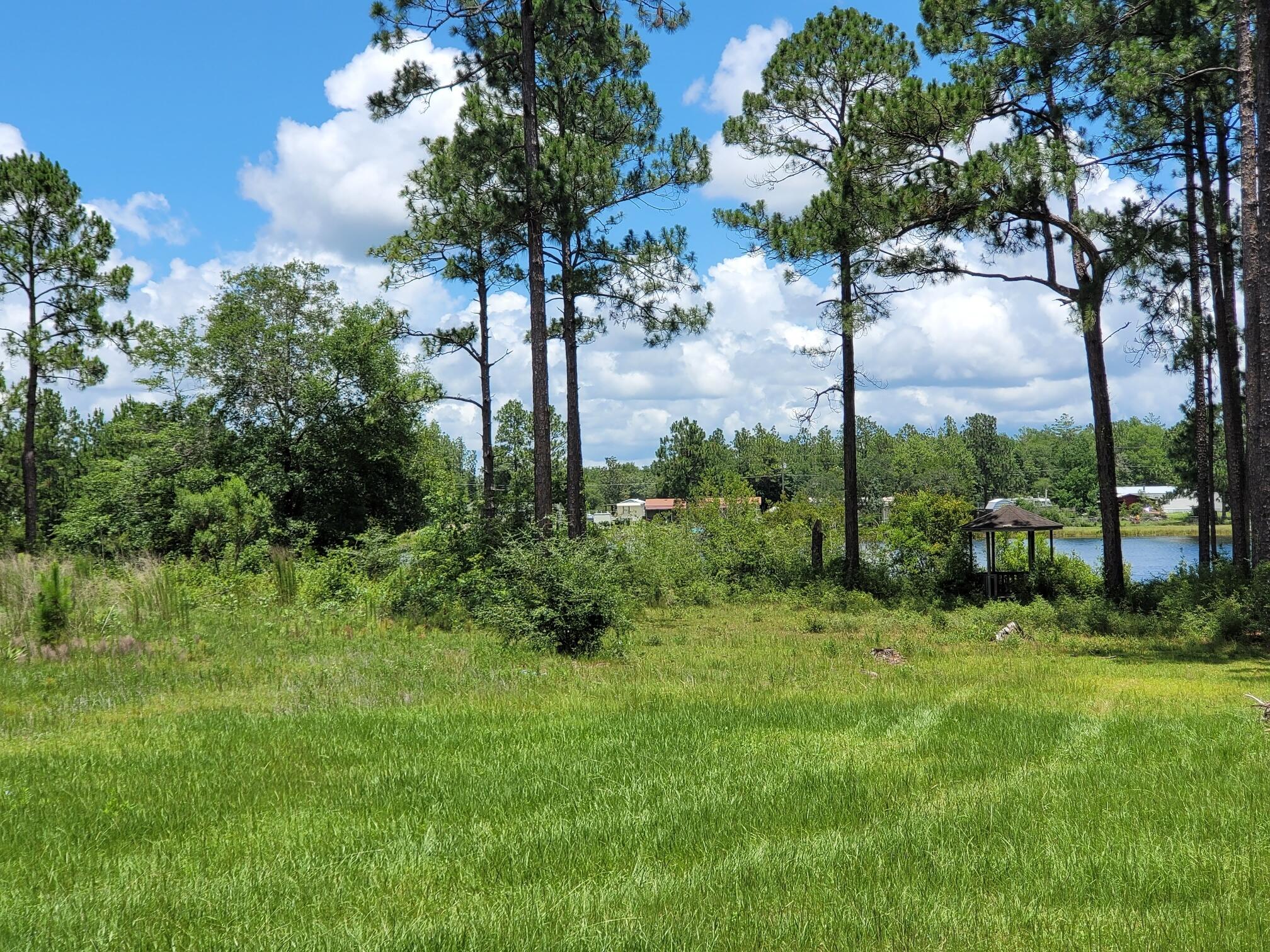 IMPERIAL LAKES - Residential