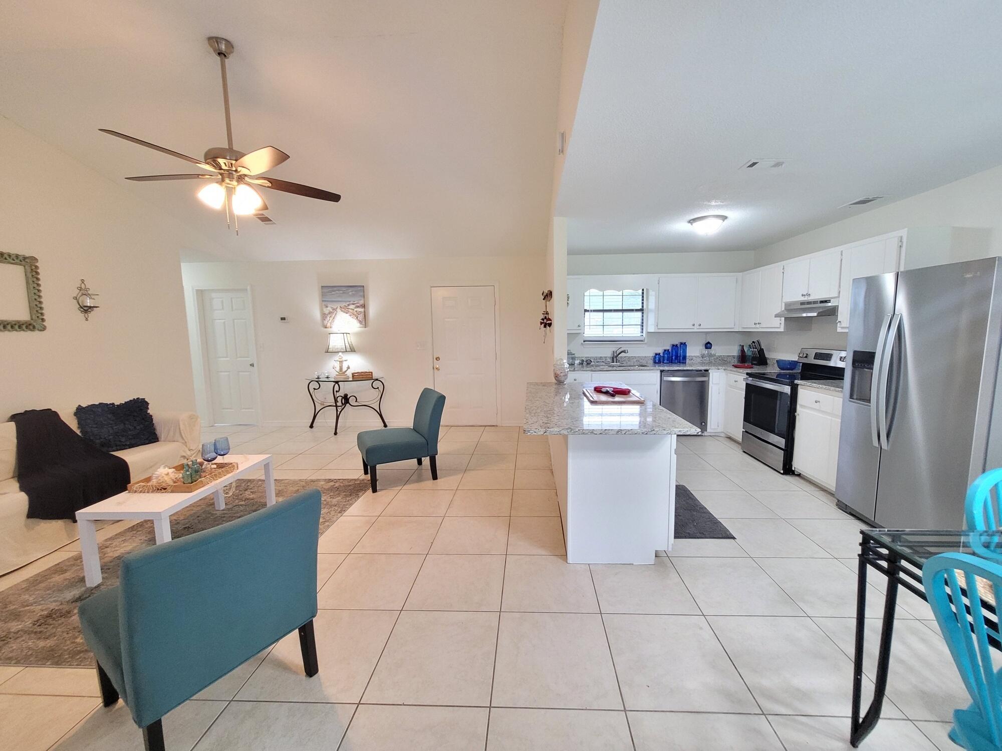 IMPERIAL LAKES - Residential