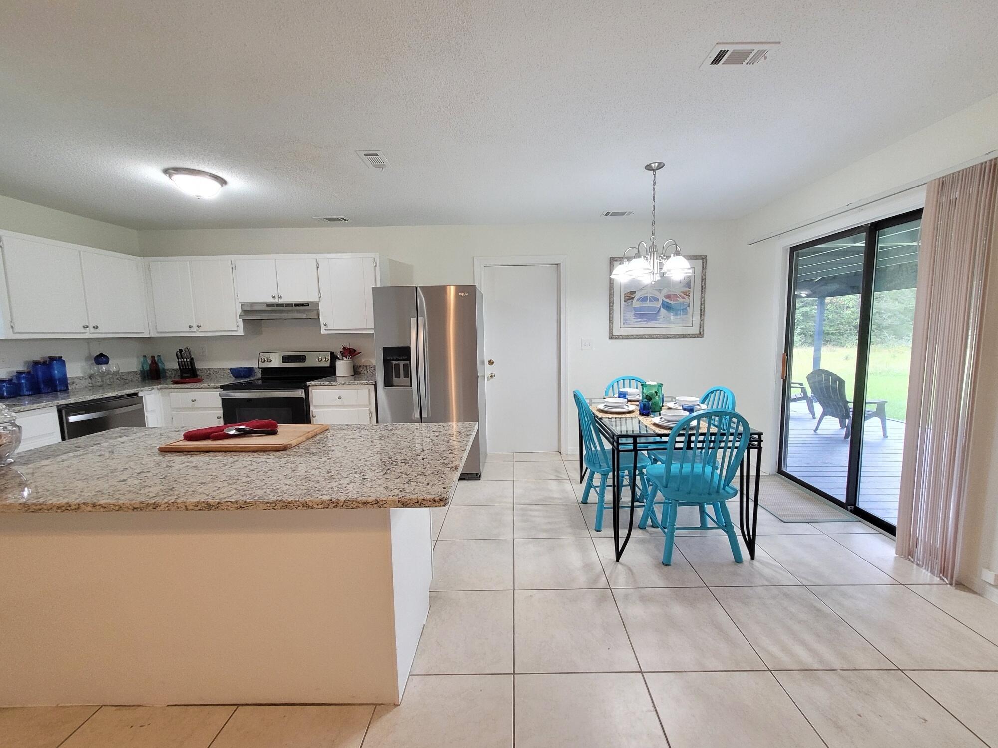 IMPERIAL LAKES - Residential