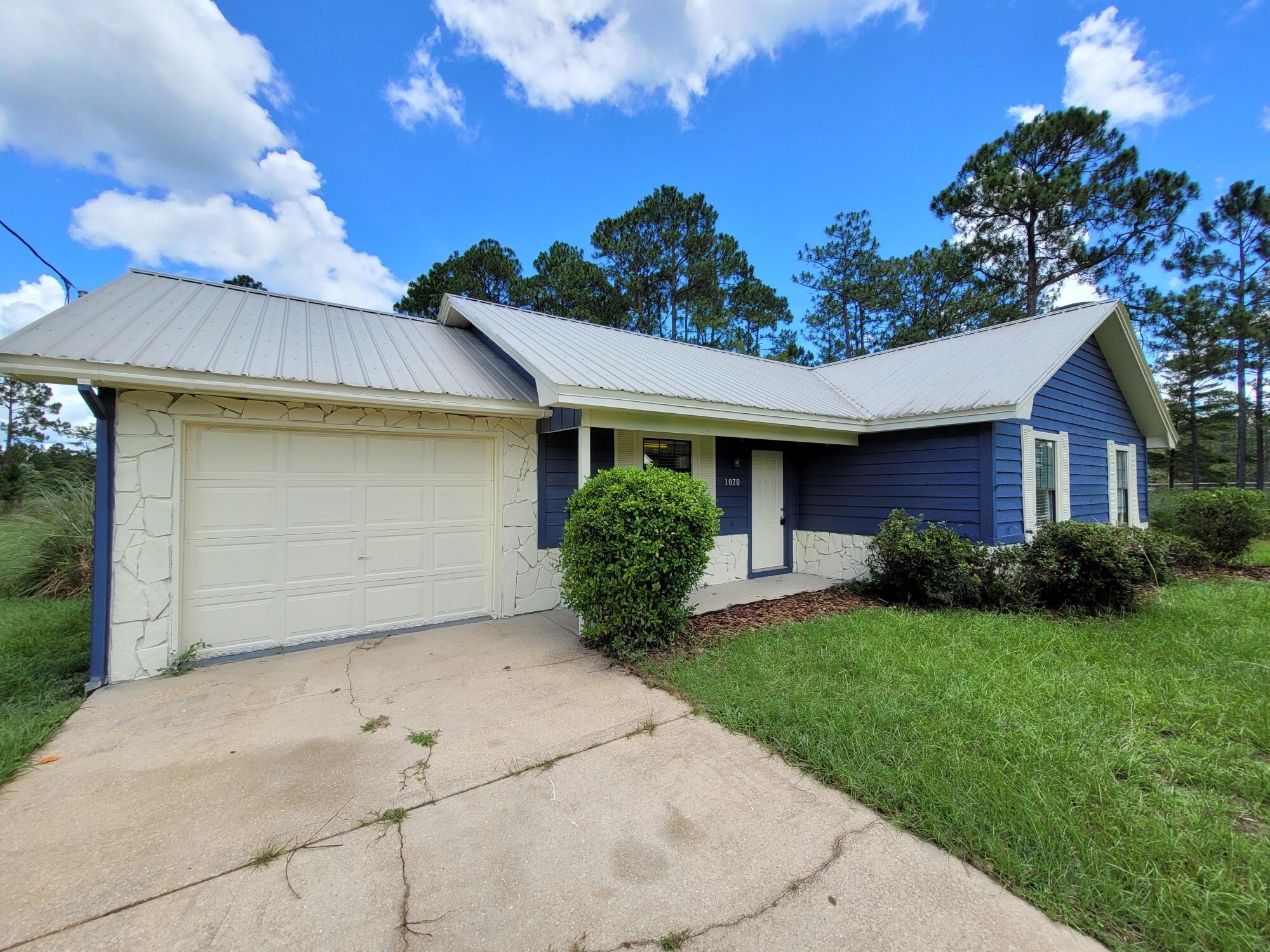 IMPERIAL LAKES - Residential