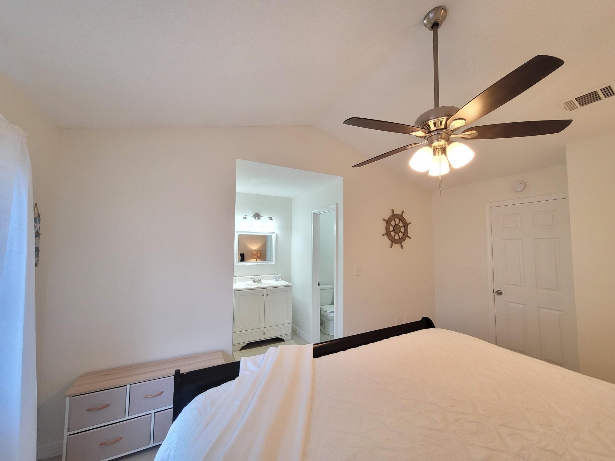 IMPERIAL LAKES - Residential