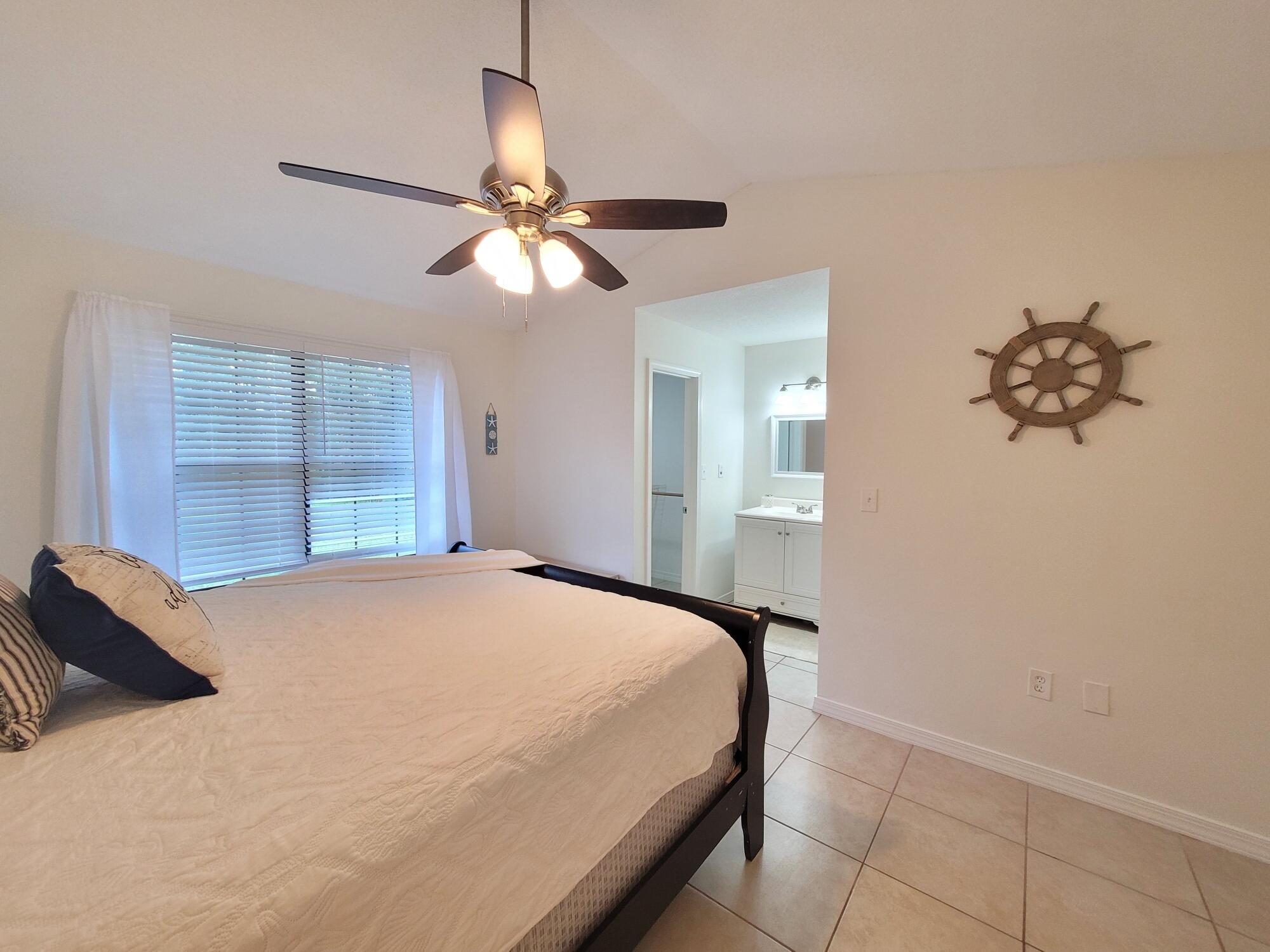 IMPERIAL LAKES - Residential