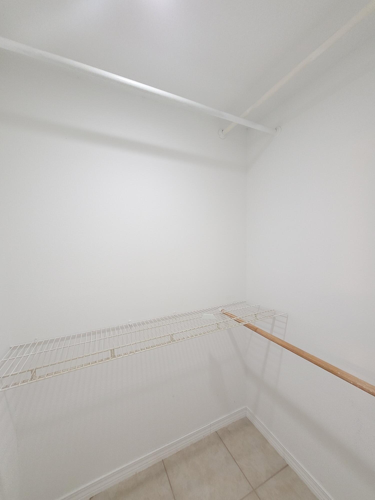 IMPERIAL LAKES - Residential