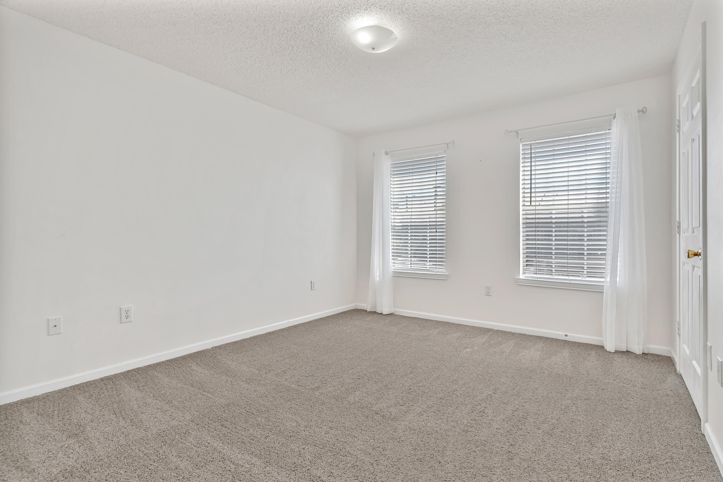 INDIAN LAKE - Residential Lease