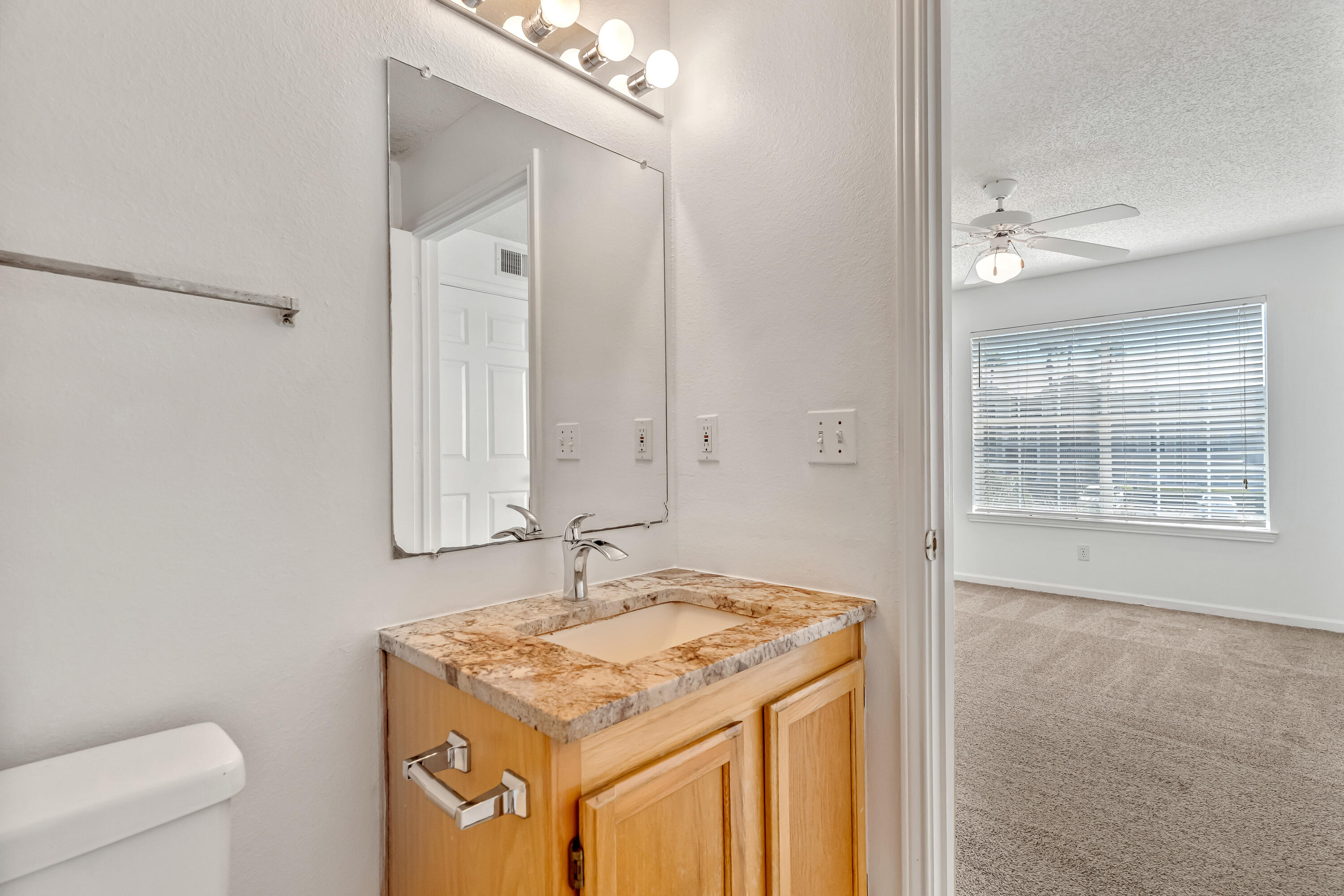 INDIAN LAKE - Residential Lease