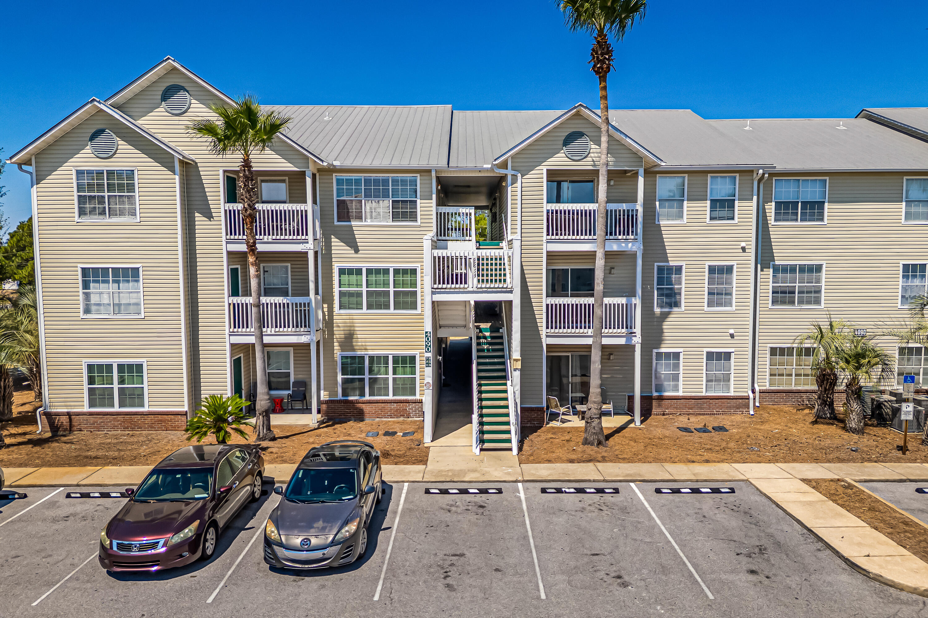 INDIAN LAKE - Residential Lease