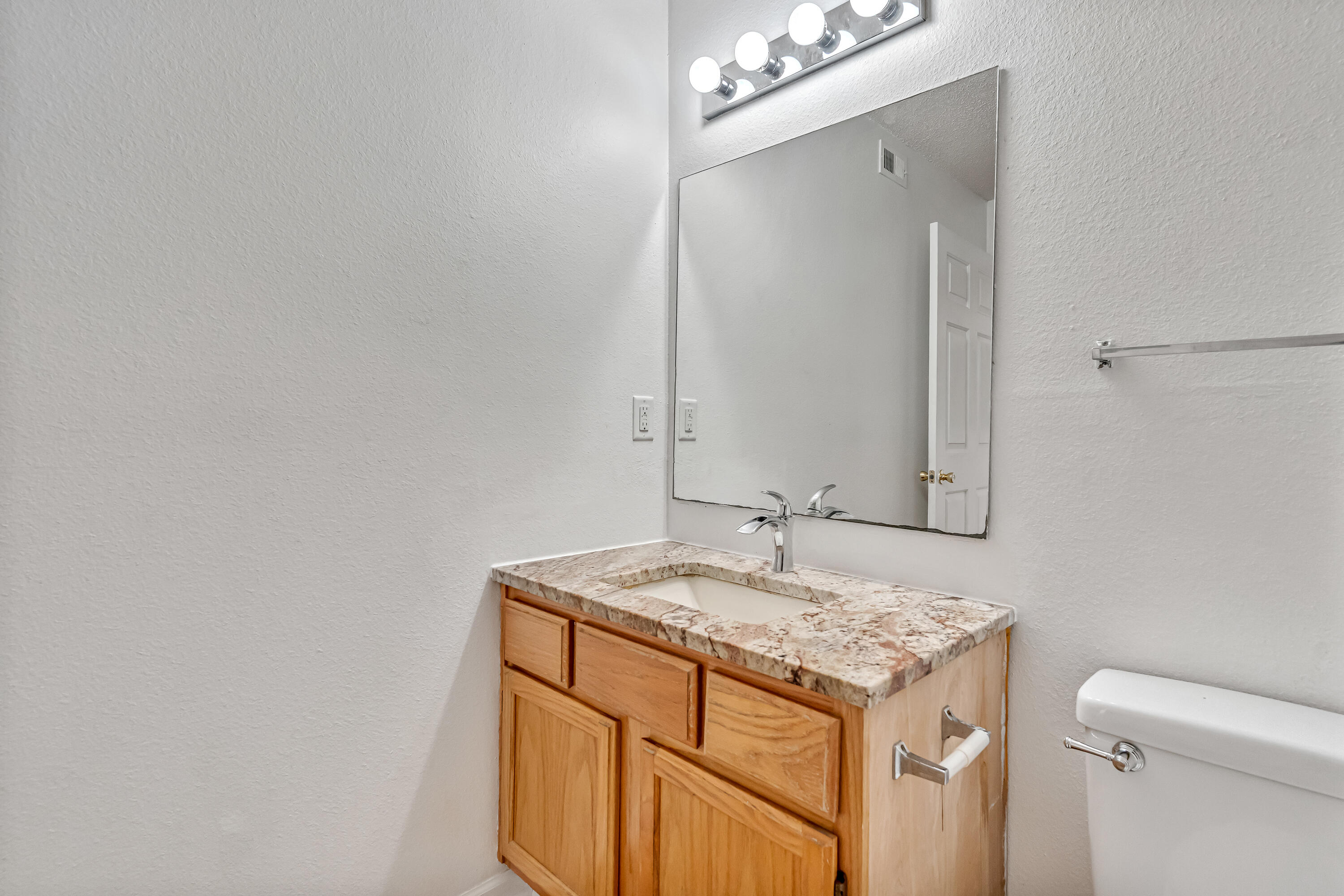 INDIAN LAKE - Residential Lease