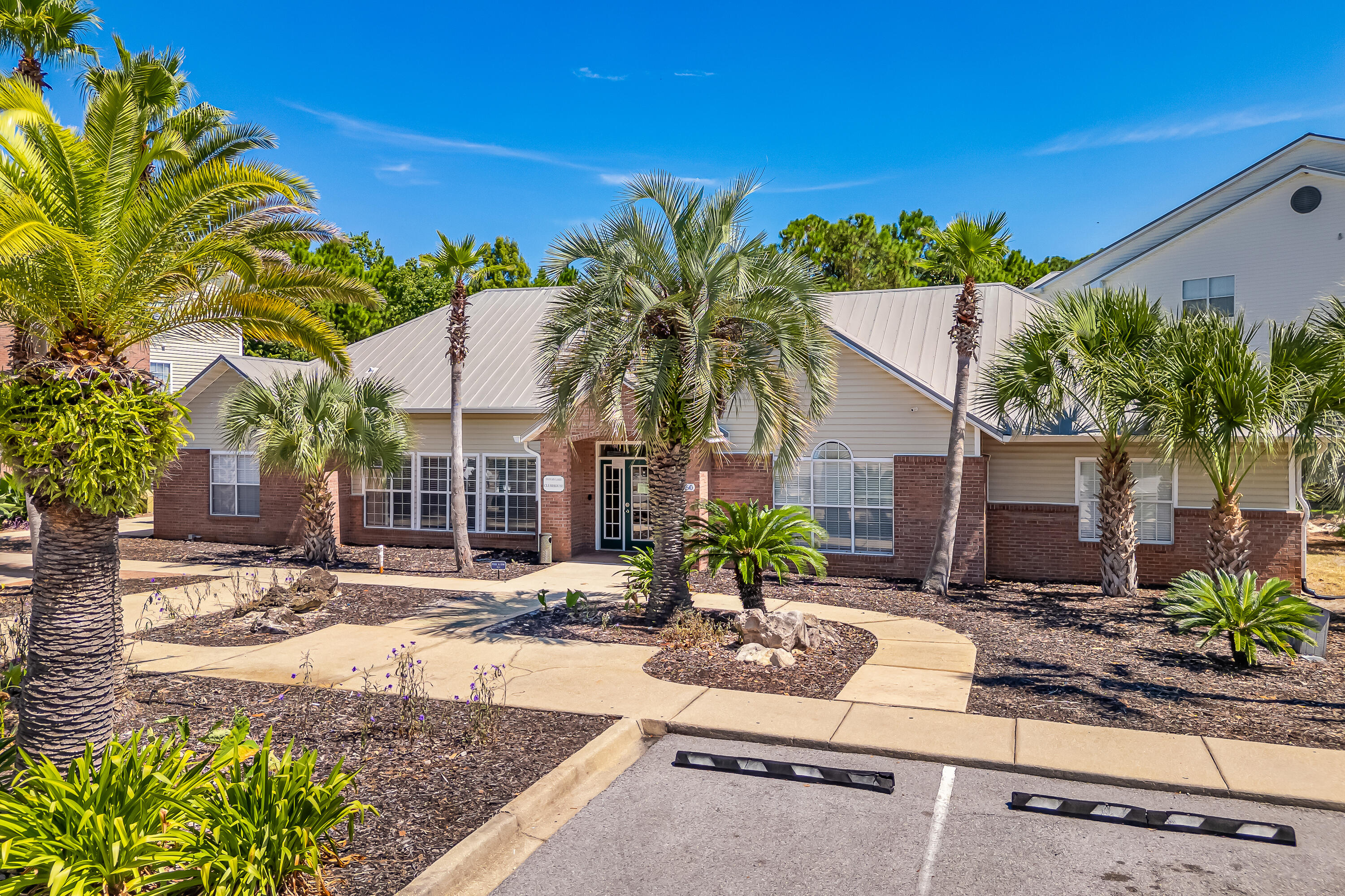 INDIAN LAKE - Residential Lease