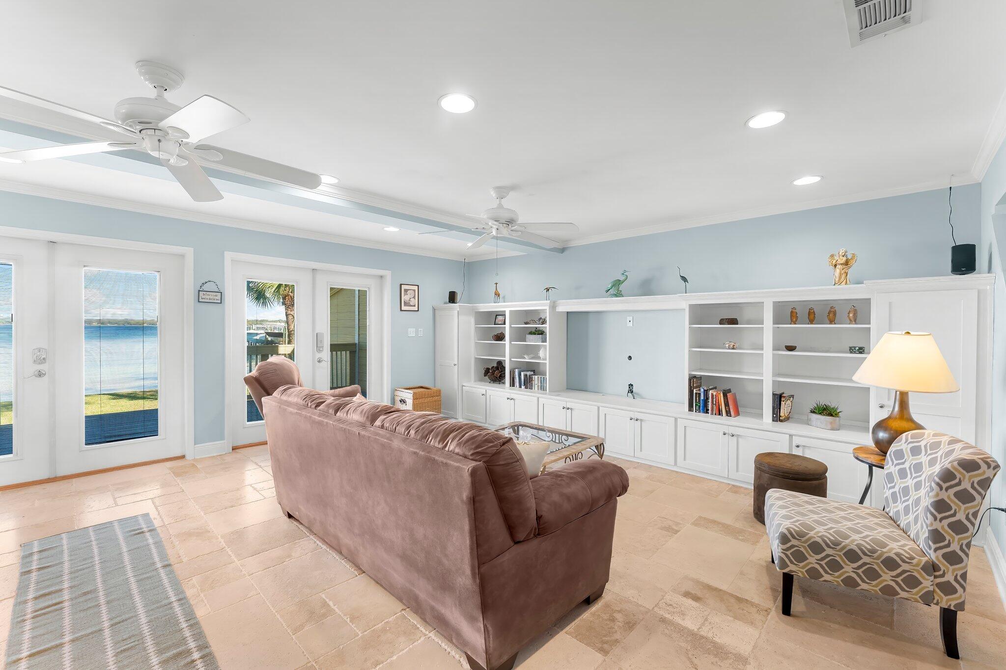 GARNIERS CAY T/H - Residential