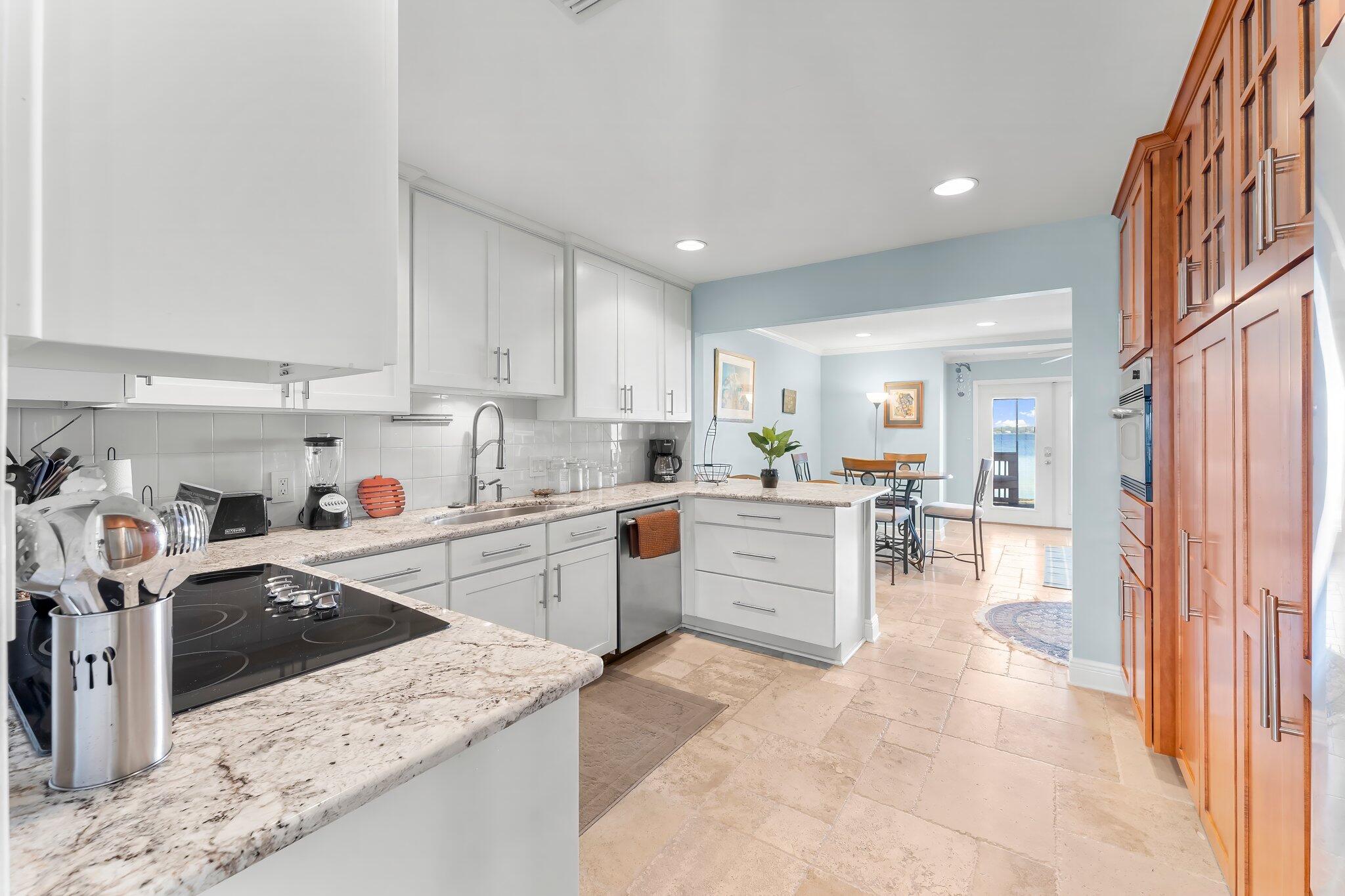 GARNIERS CAY T/H - Residential