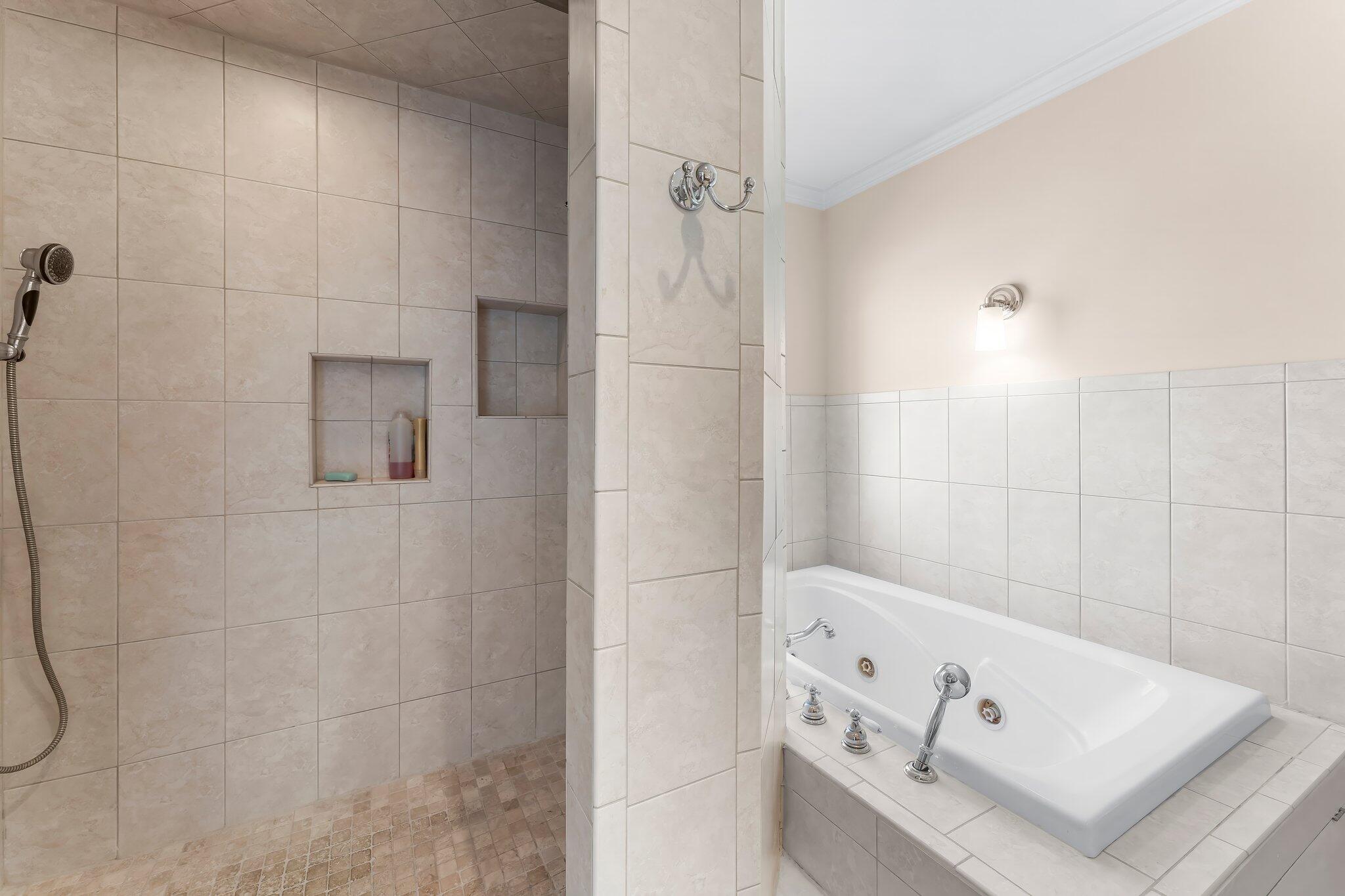 GARNIERS CAY T/H - Residential