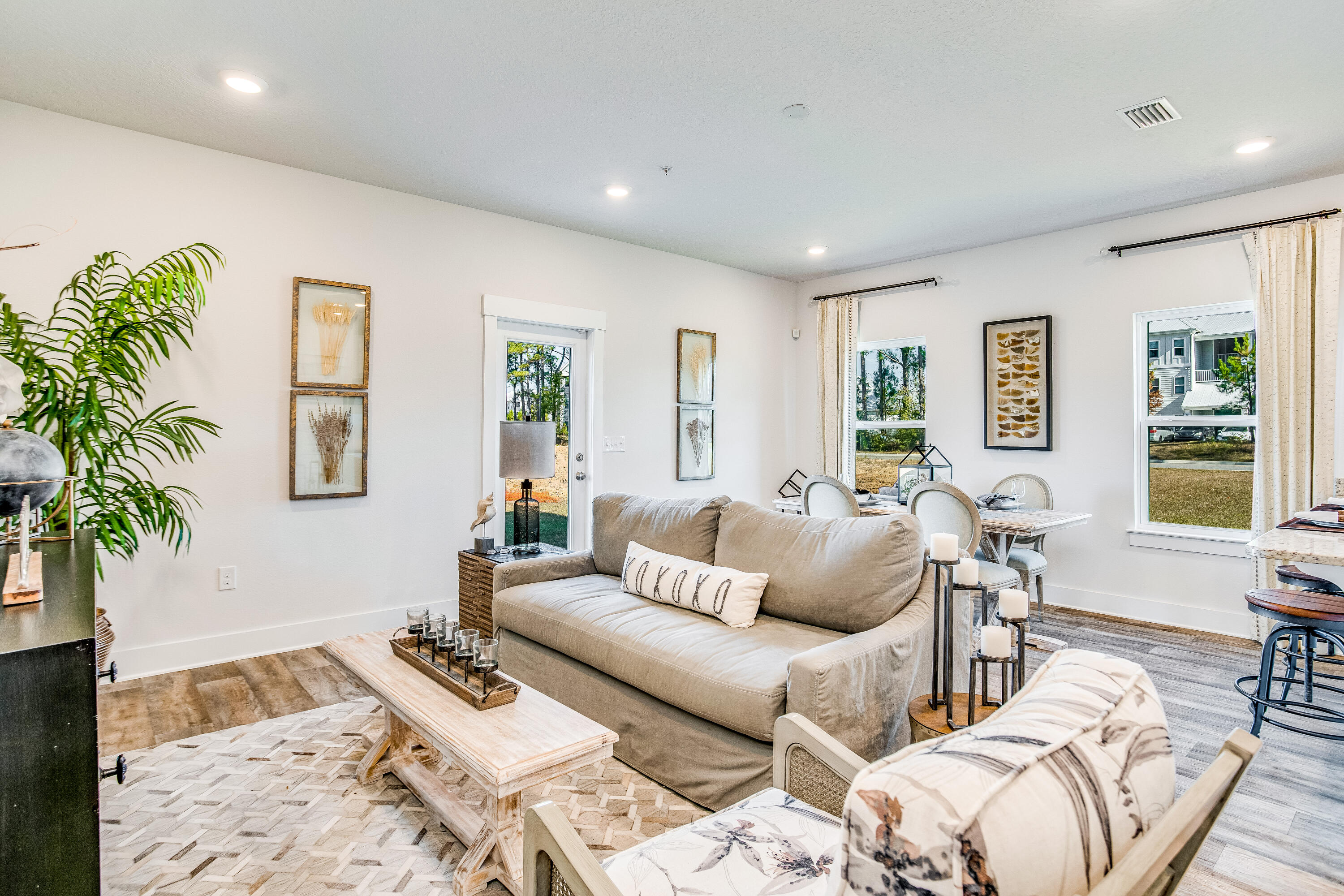 BRITTANY OAKS VILLAS - Residential