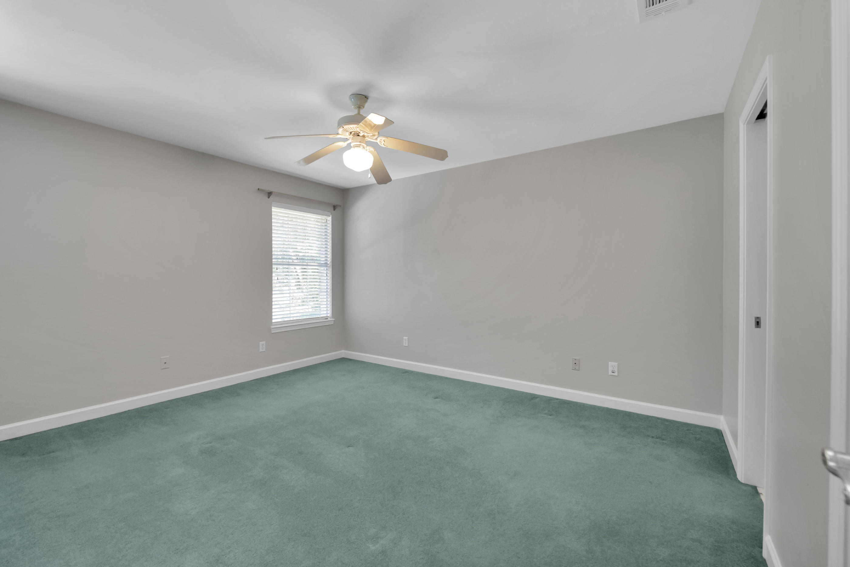 LAKE LORRAINE ESTATES 1 - Residential