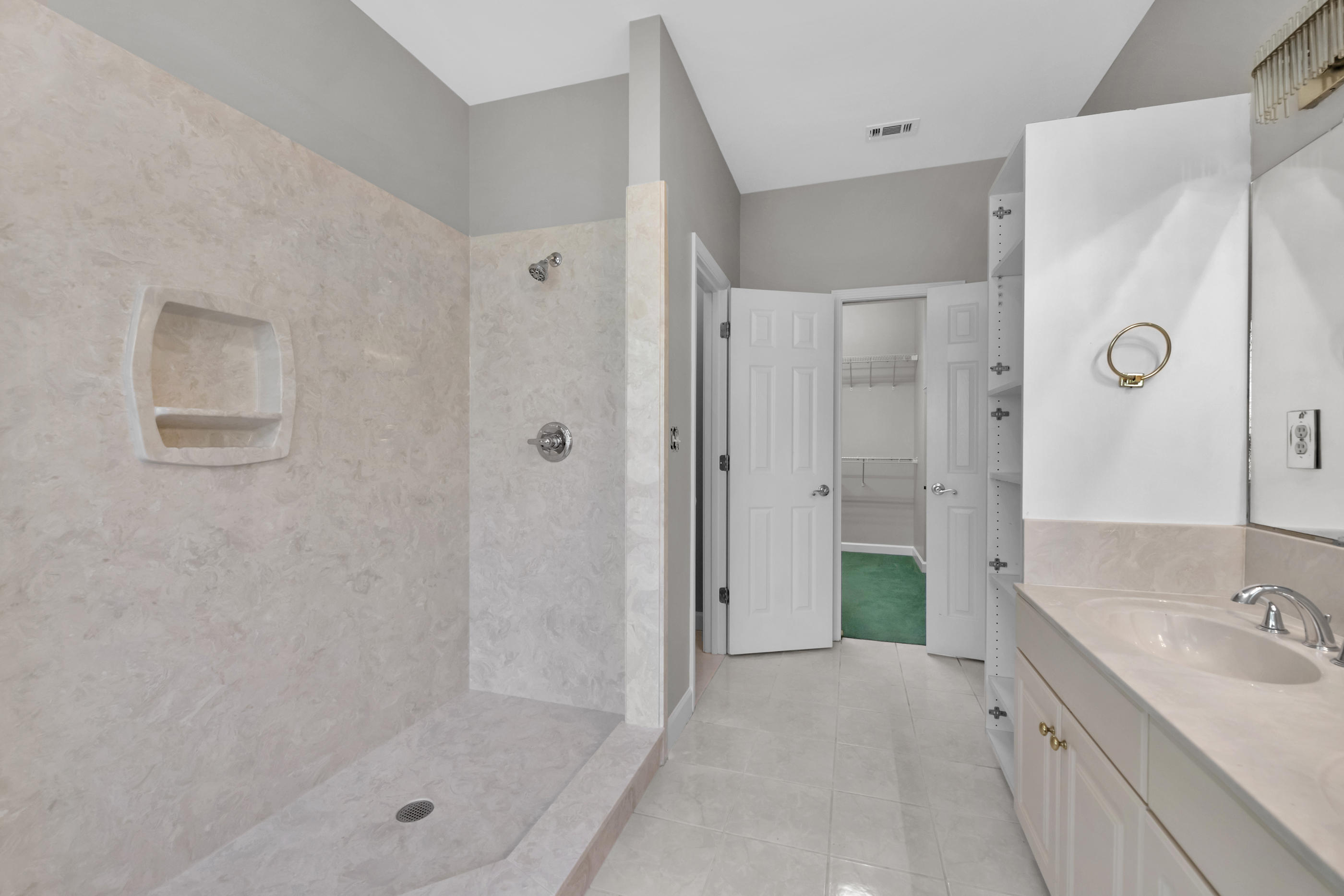 LAKE LORRAINE ESTATES 1 - Residential