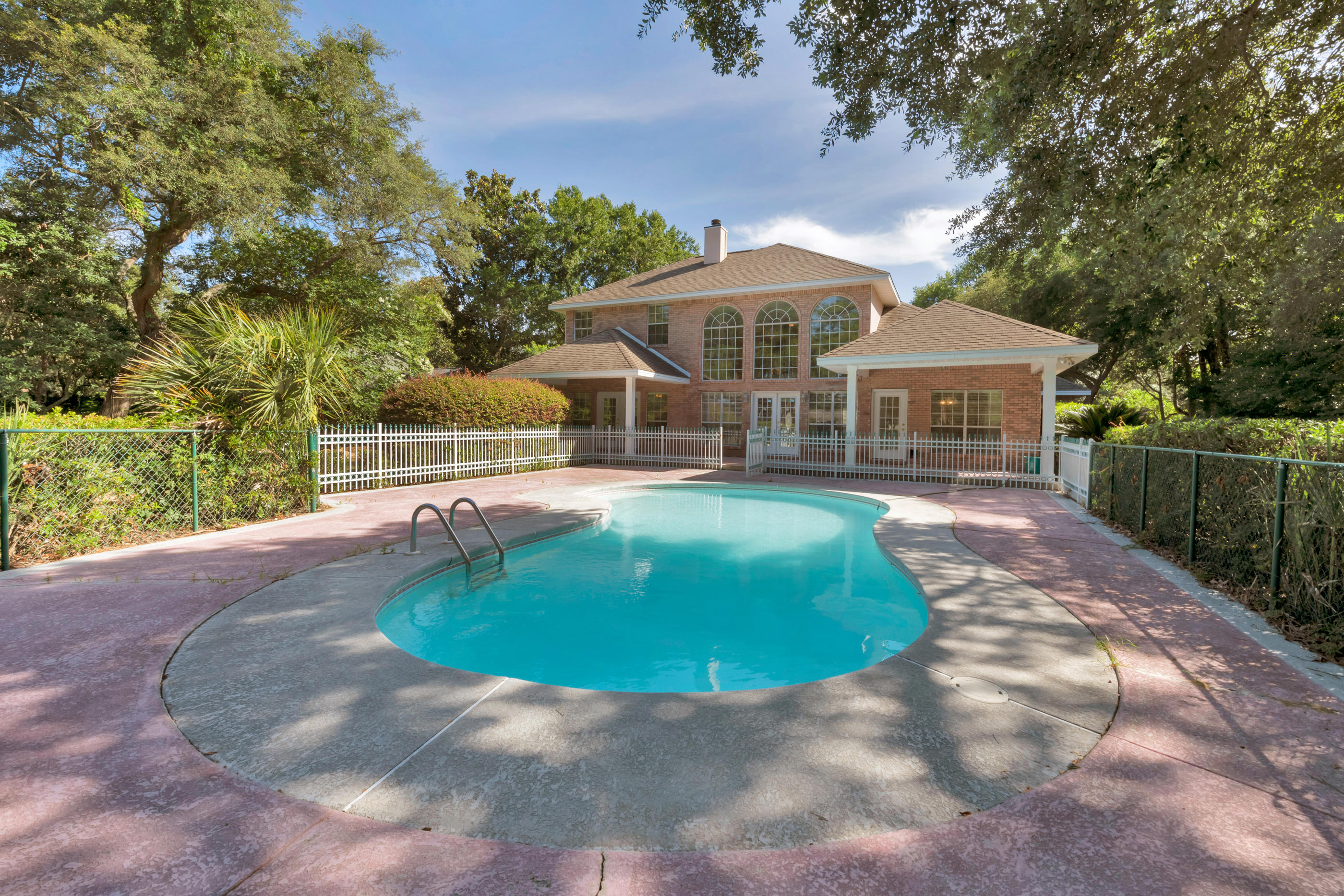 LAKE LORRAINE ESTATES 1 - Residential