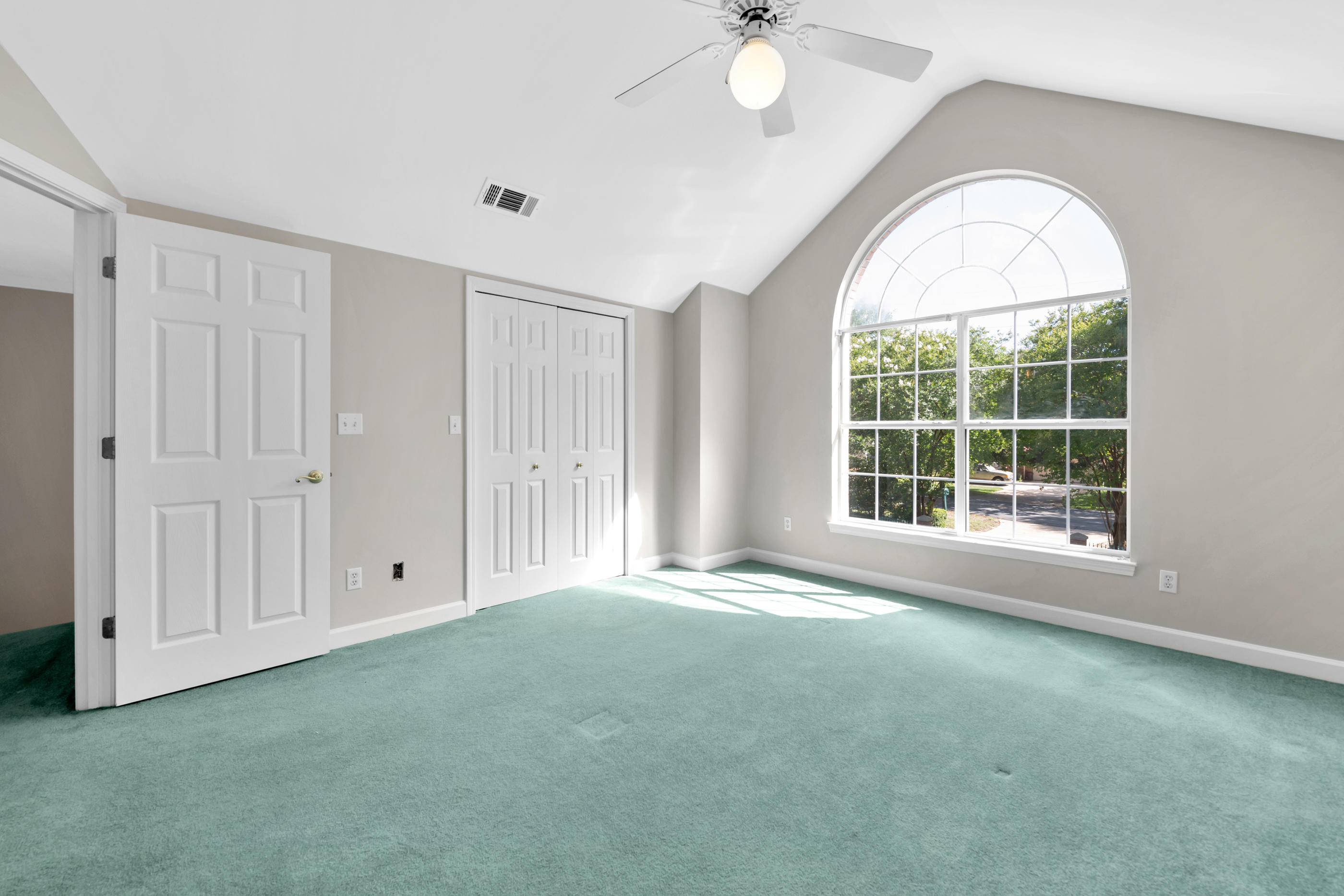 LAKE LORRAINE ESTATES 1 - Residential