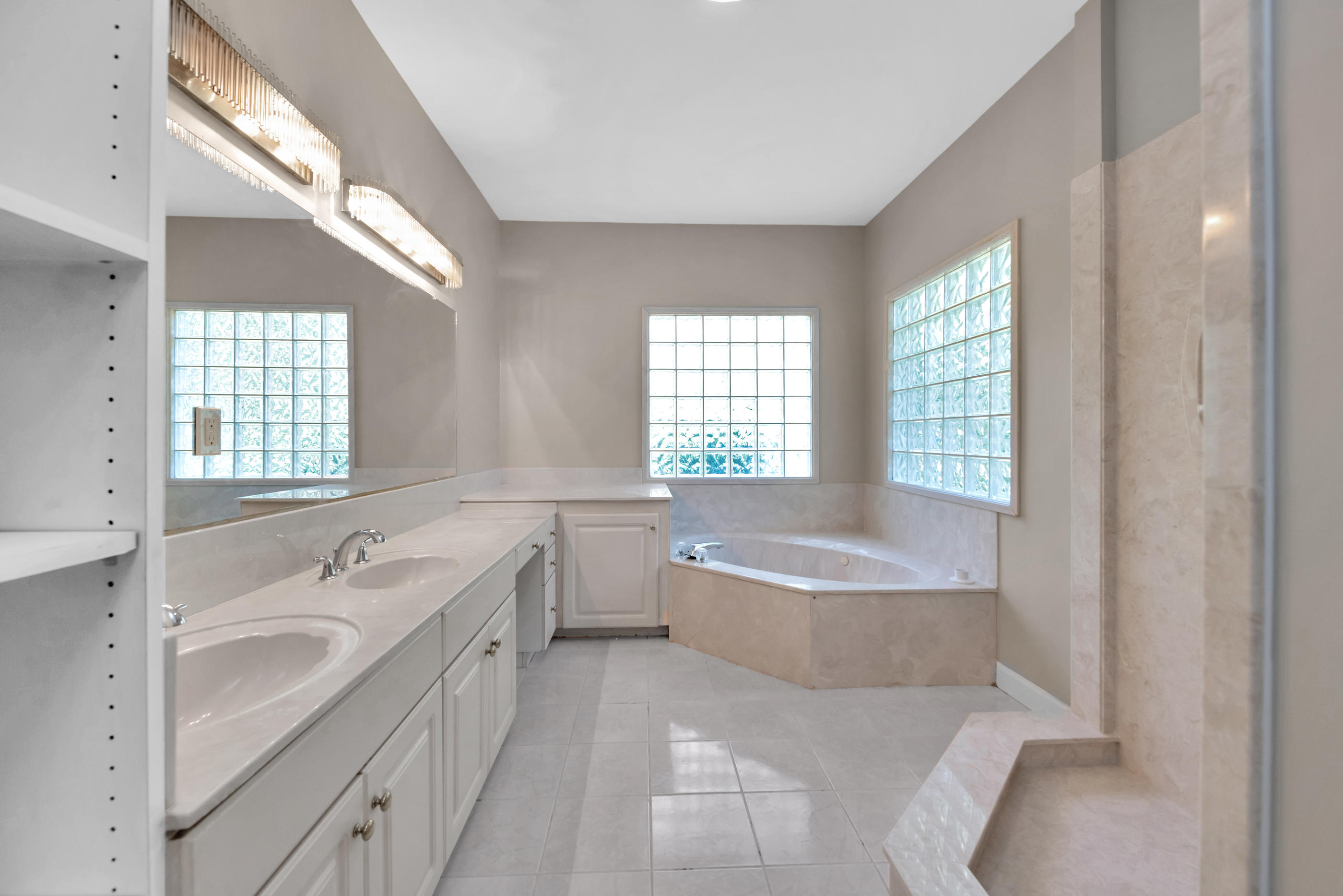 LAKE LORRAINE ESTATES 1 - Residential