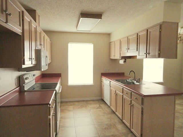 PARKWOOD PLACE AT BLUEWATER BAY - Residential