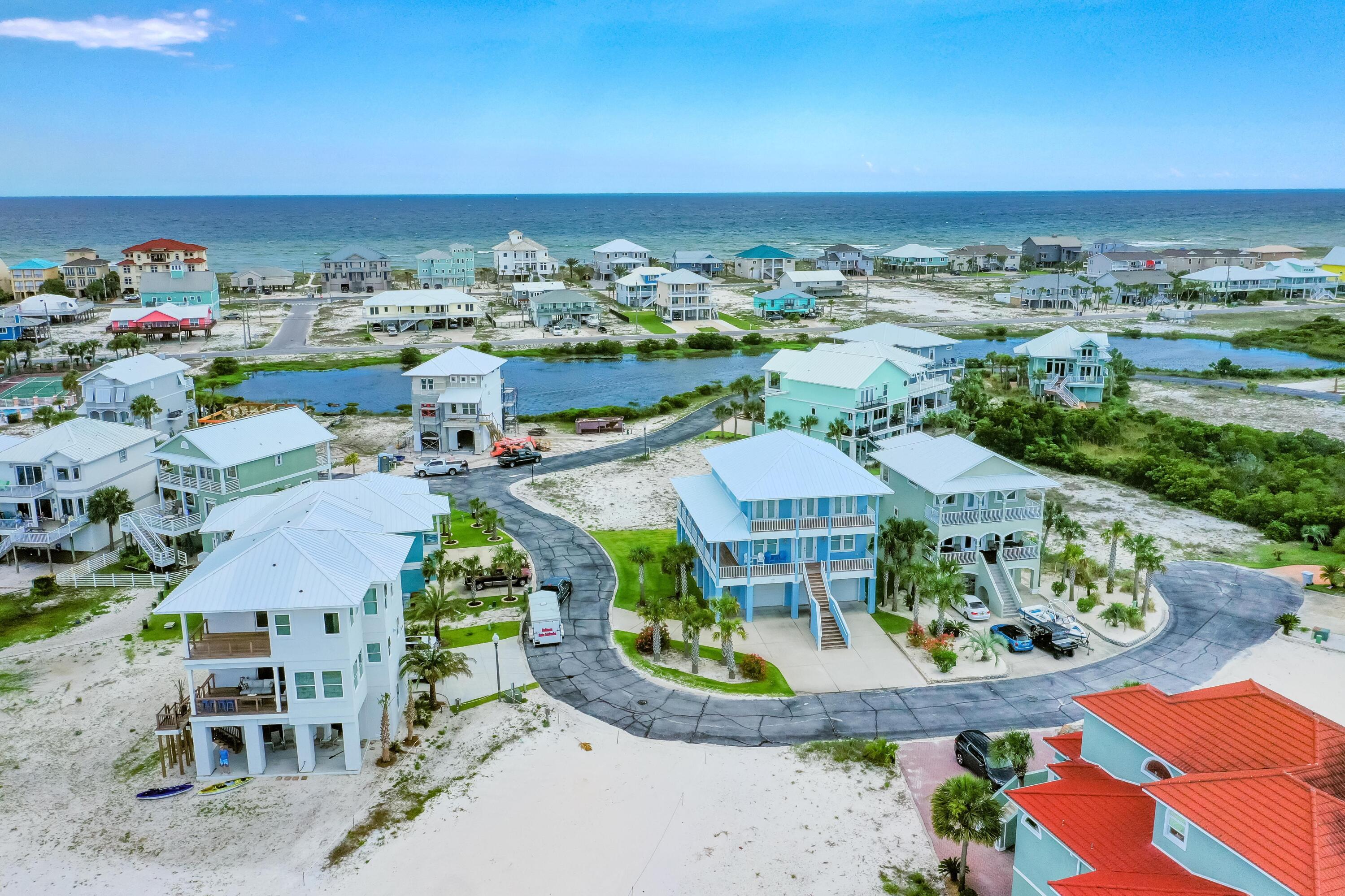 CARIBBEAN ISLES - Land