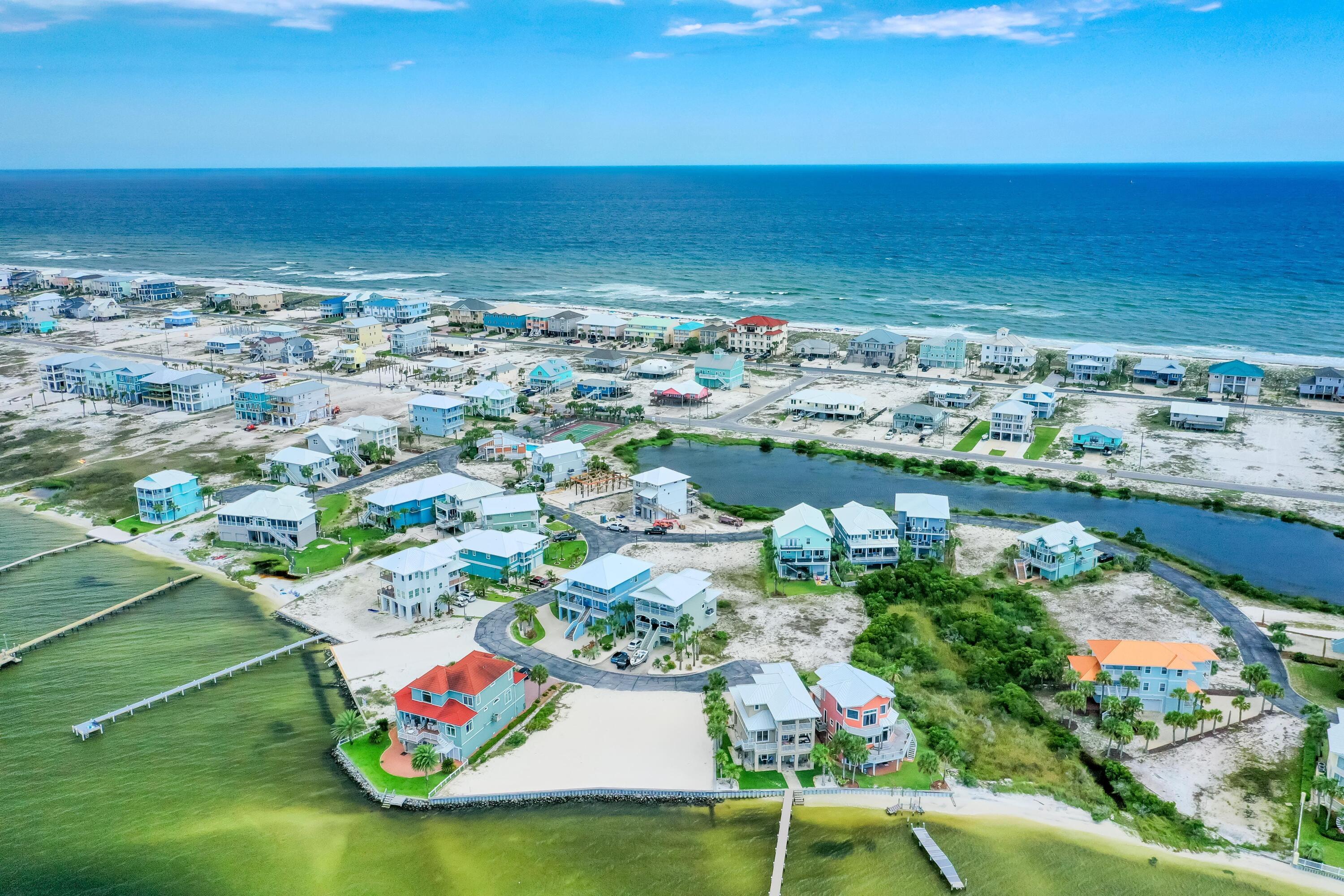 CARIBBEAN ISLES - Land