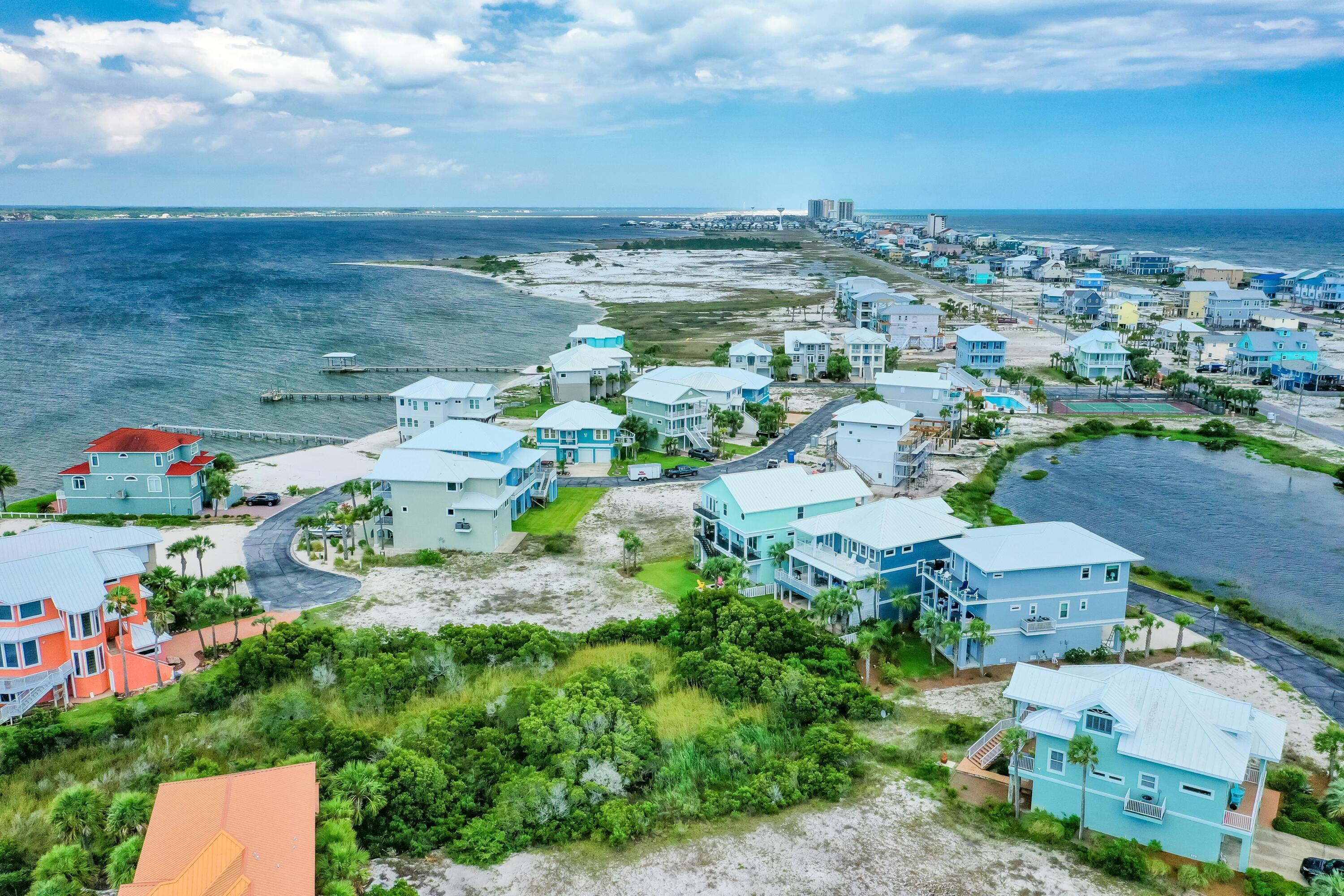 CARIBBEAN ISLES - Land