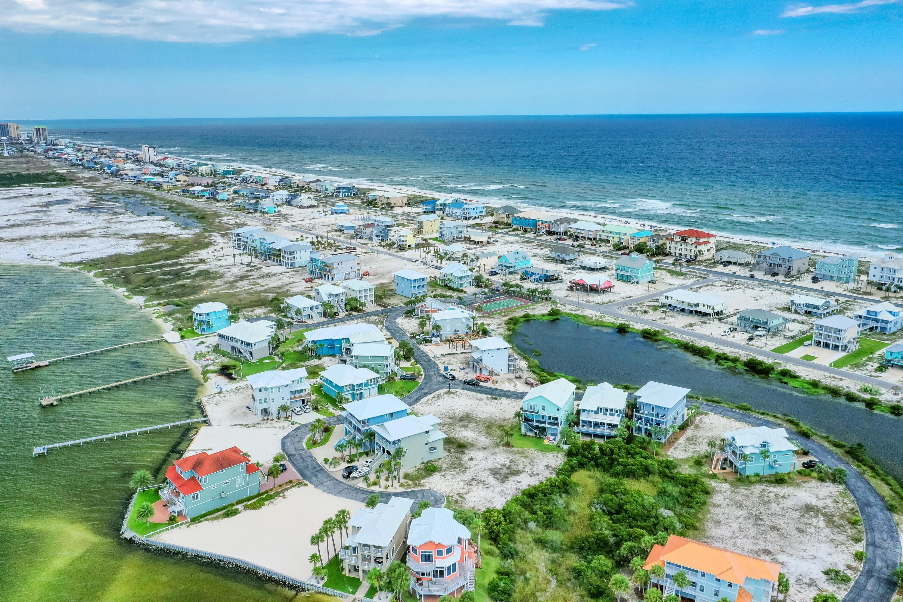 CARIBBEAN ISLES - Land