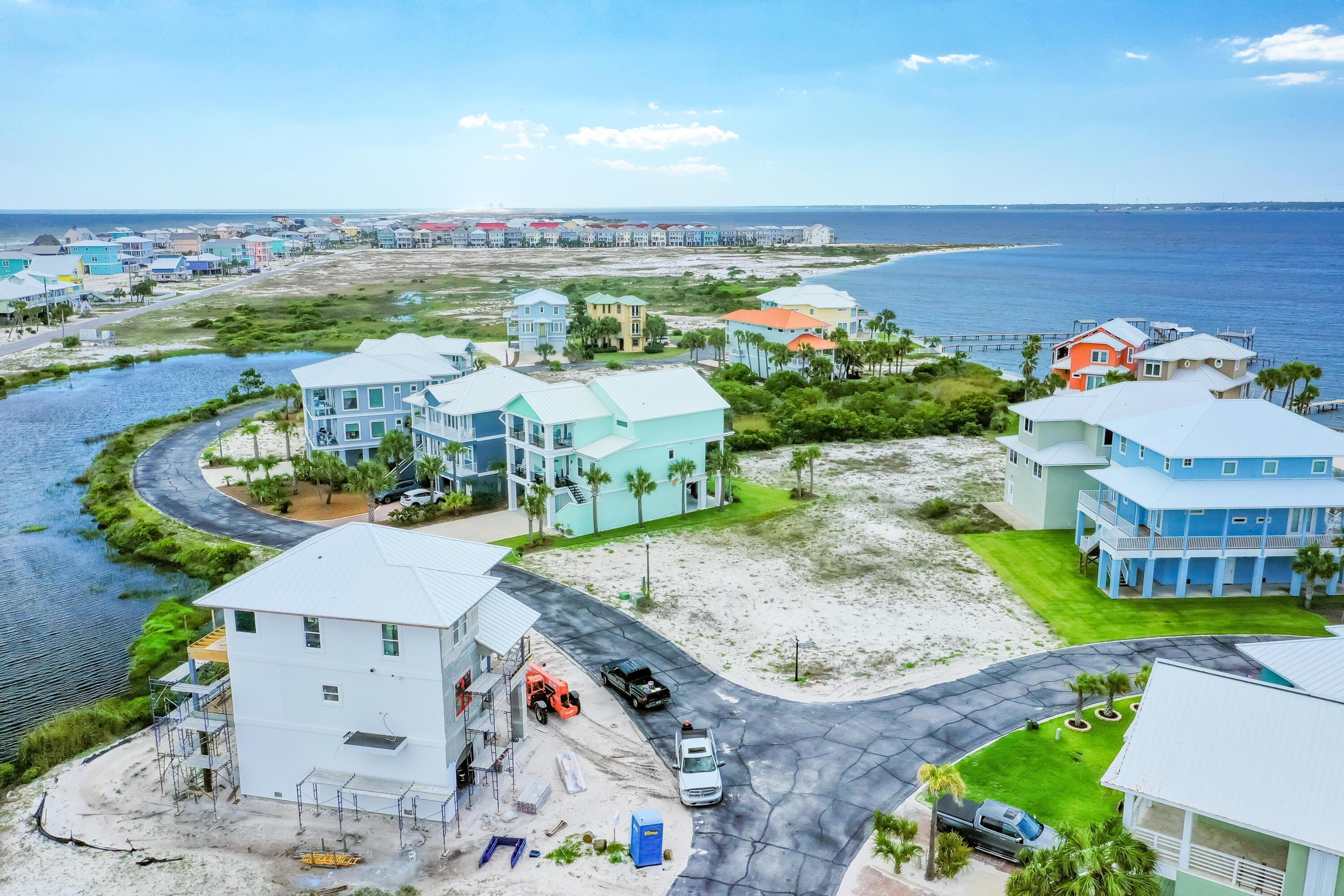 CARIBBEAN ISLES - Land