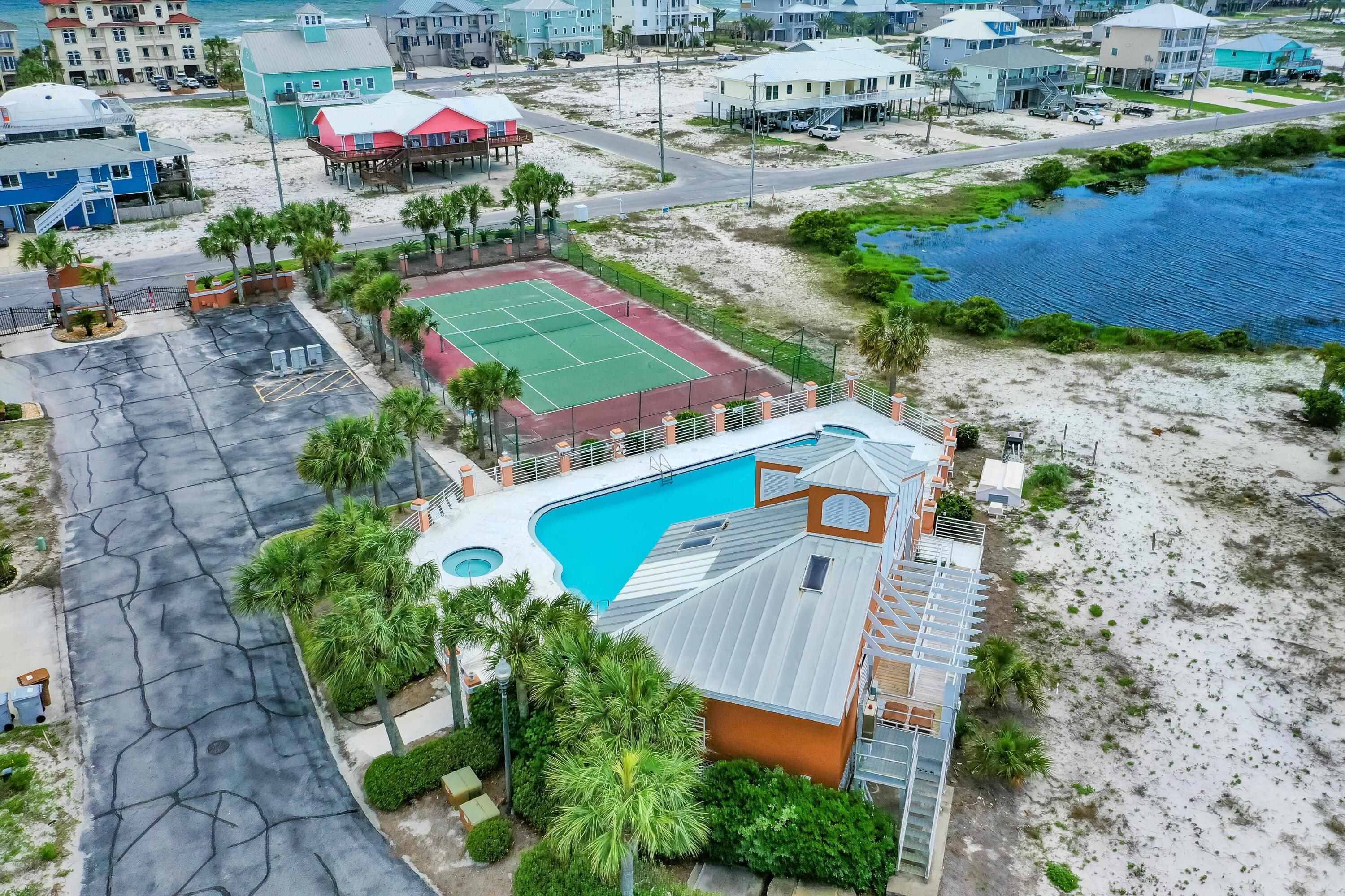 CARIBBEAN ISLES - Land