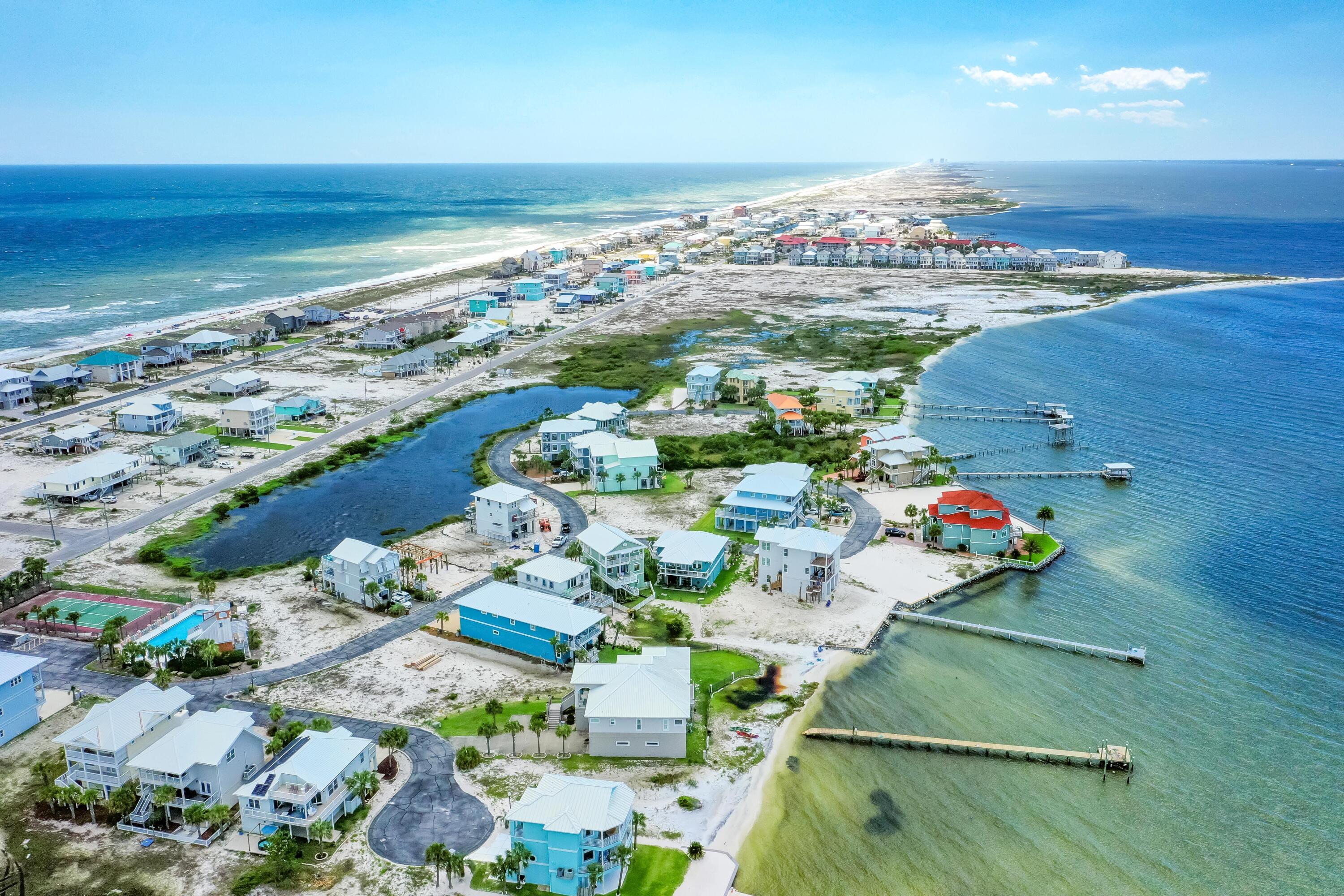 CARIBBEAN ISLES - Land