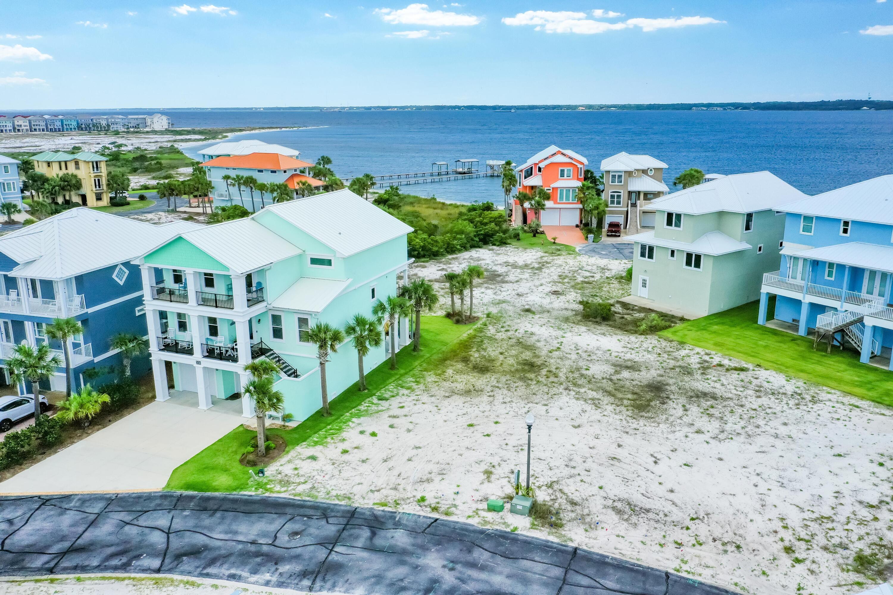 CARIBBEAN ISLES - Land