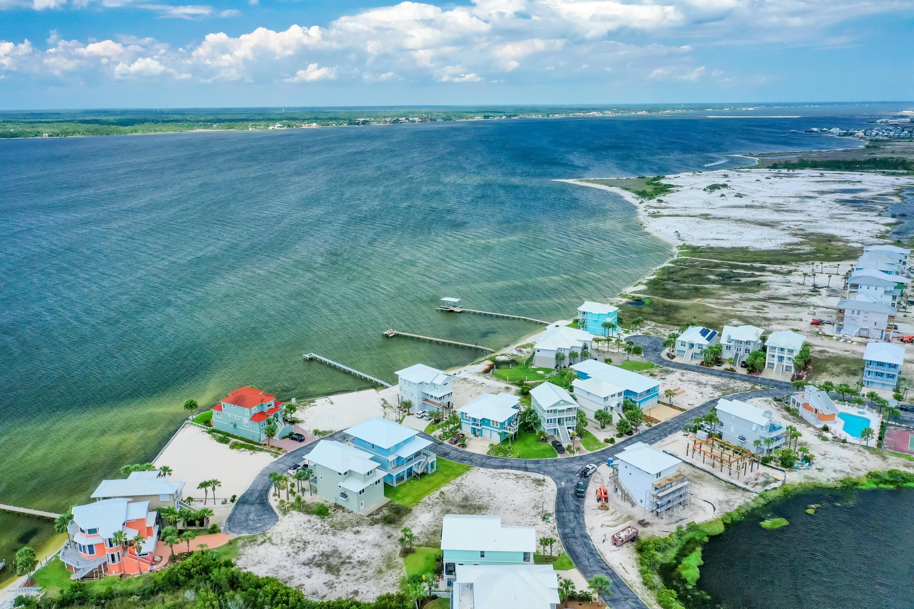 CARIBBEAN ISLES - Land