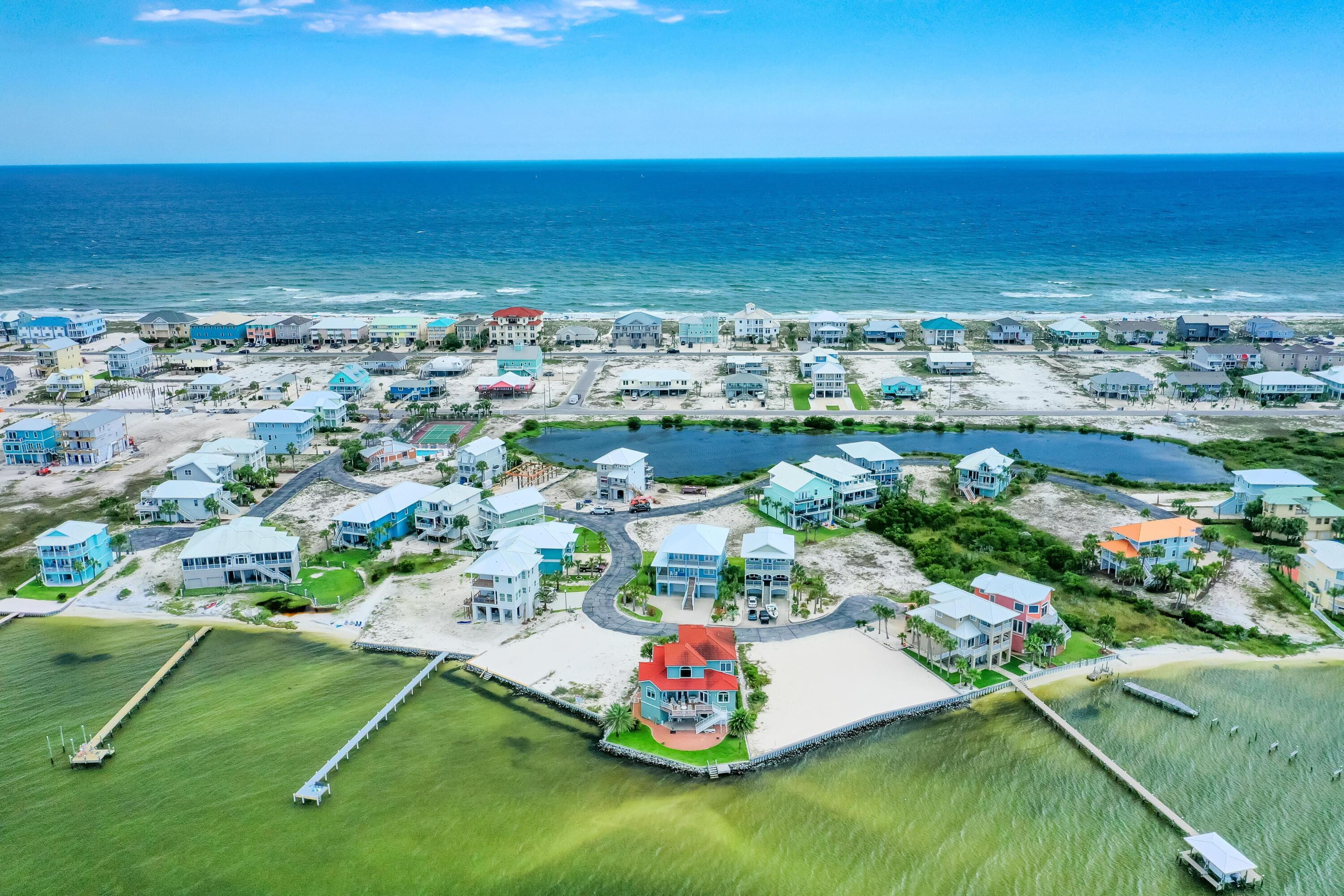 CARIBBEAN ISLES - Land