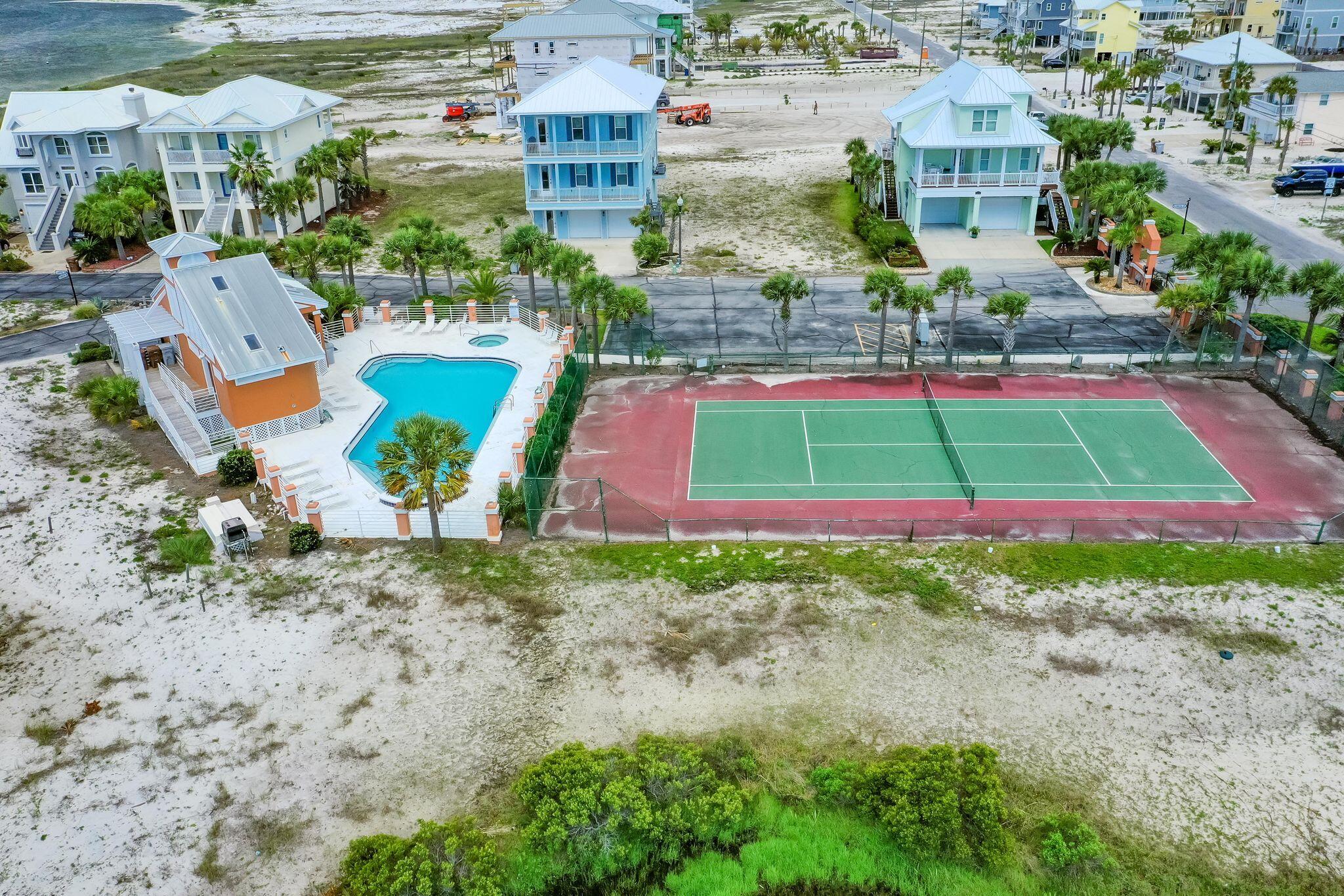 CARIBBEAN ISLES - Land