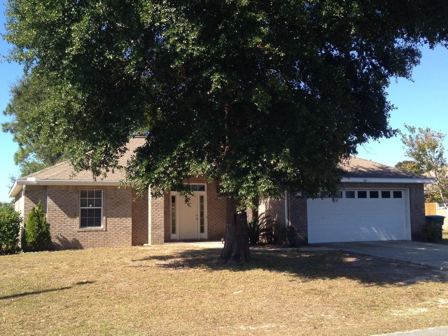 Great 3 bedroom 2 bath home South of I-10. This mostly brick home features a split floor plan. The living room is spacious with high ceilings. Kitchen has ample cabinetry, a center island and breakfast bar. Pantry just off the laundry room. French doors open into the master bedroom with tray ceiling. Master bath features a wonderful soaking tub, separate shower and large walk-in closet. The level back yard is completely privacy fenced and has a small storage shed that conveys. No popcorn on any of the ceilings!
