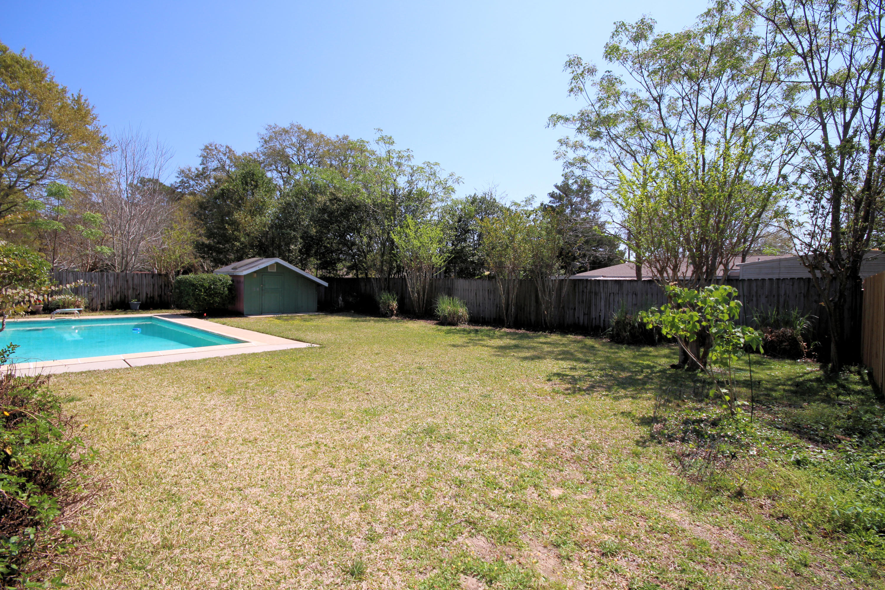 BAYOU WOODS 1ST ADDN - Residential