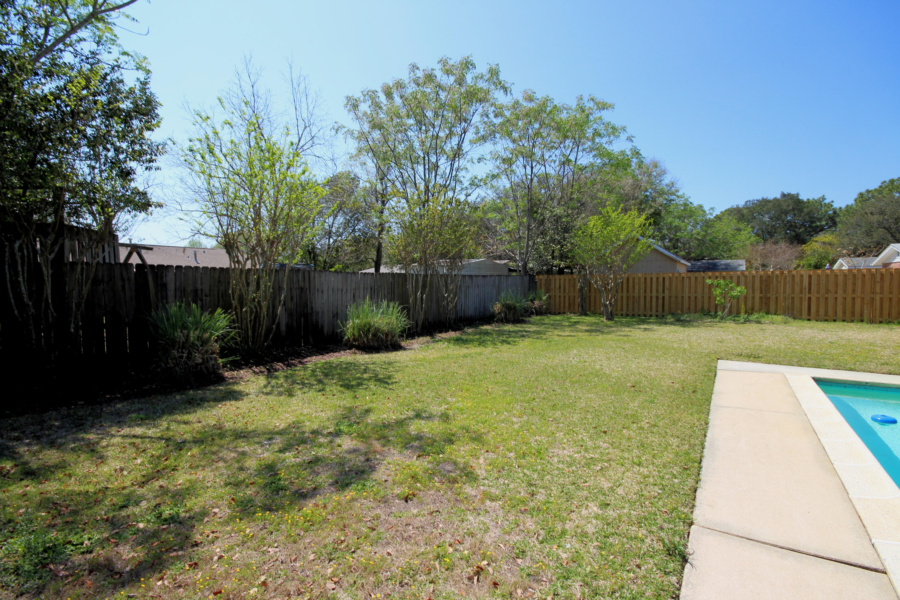 BAYOU WOODS 1ST ADDN - Residential