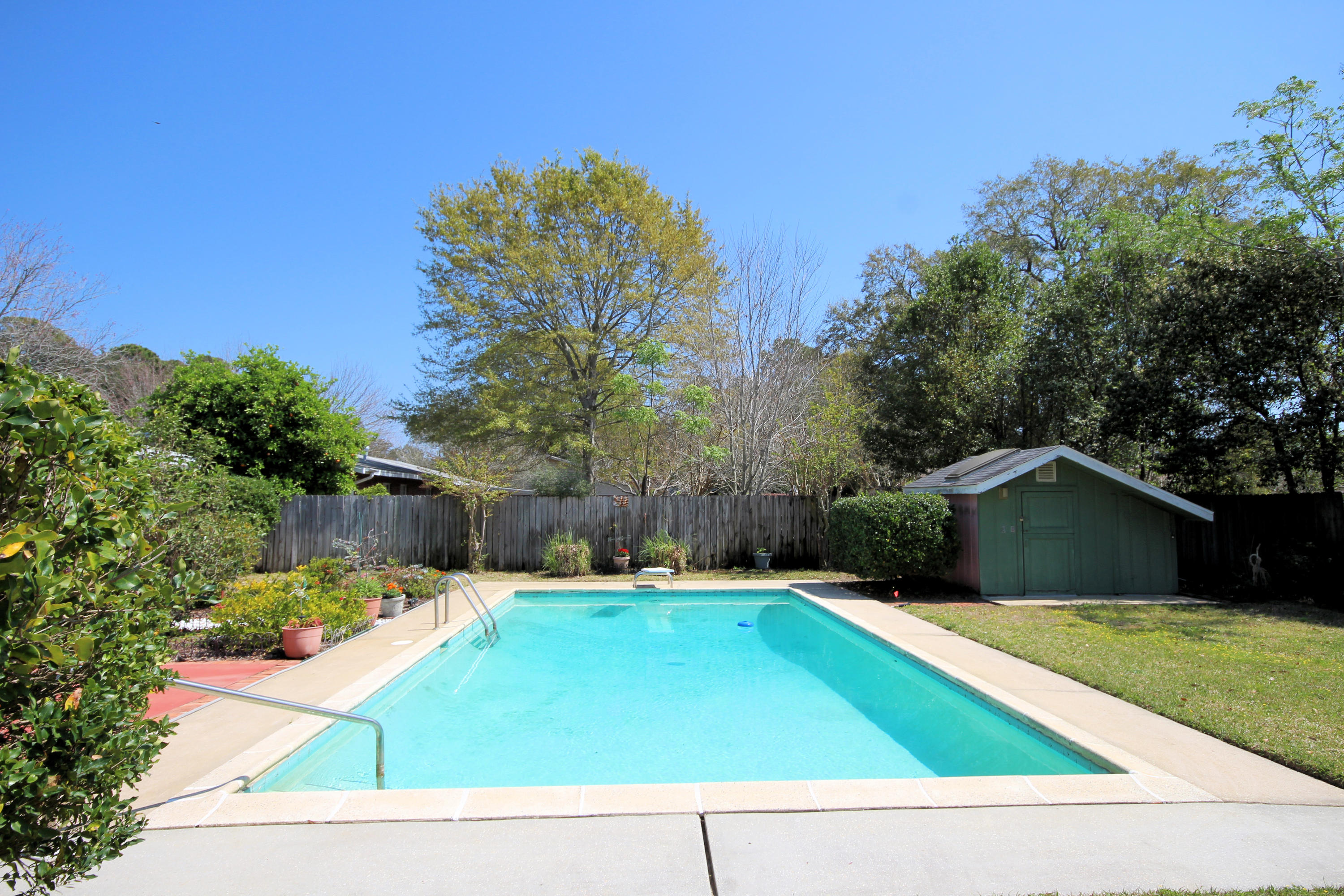 BAYOU WOODS 1ST ADDN - Residential