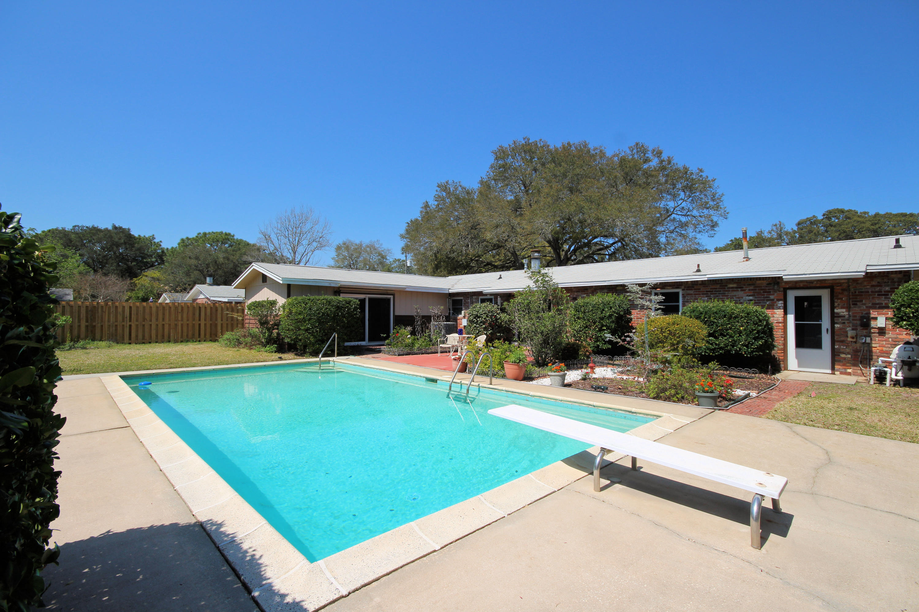 BAYOU WOODS 1ST ADDN - Residential