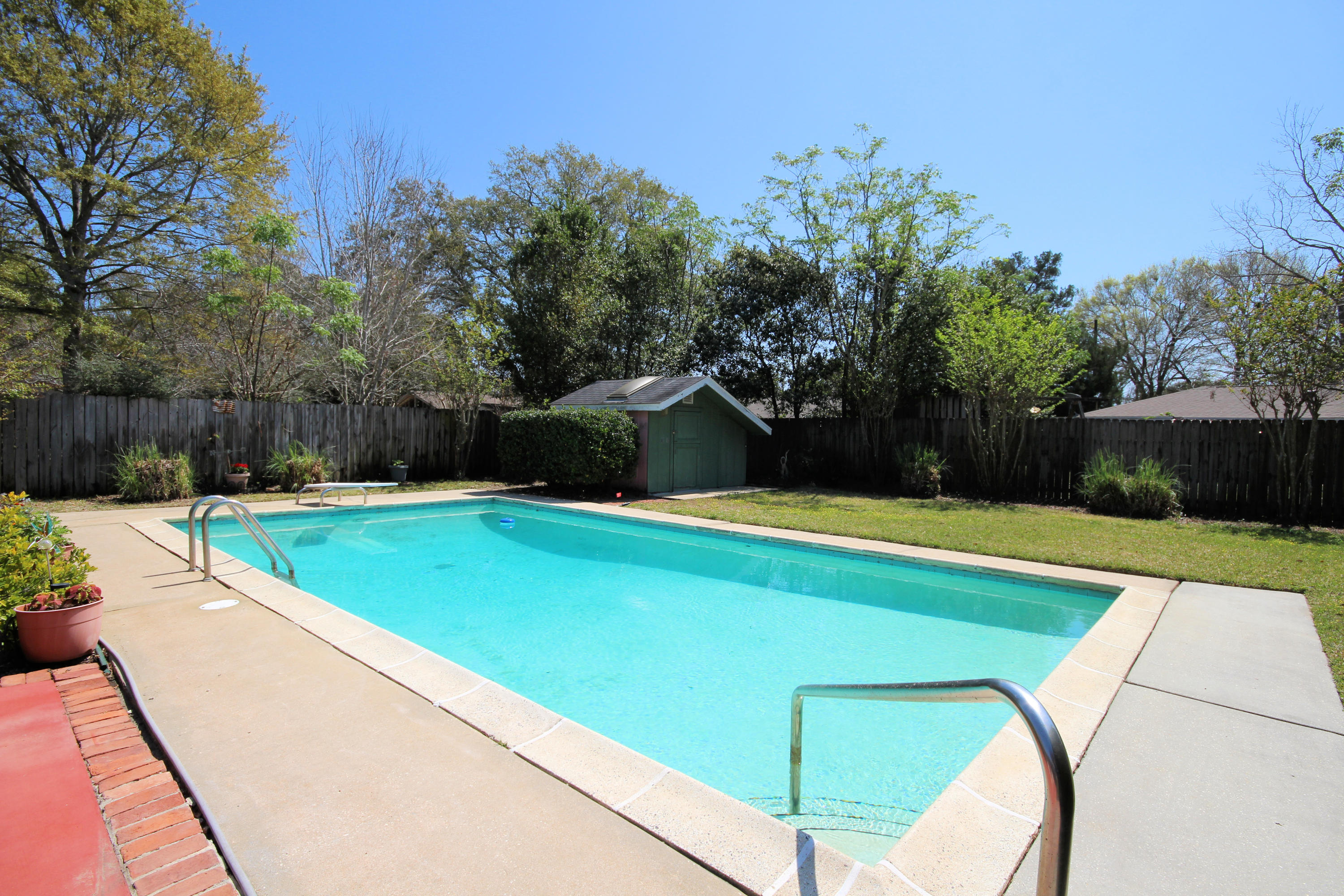 BAYOU WOODS 1ST ADDN - Residential