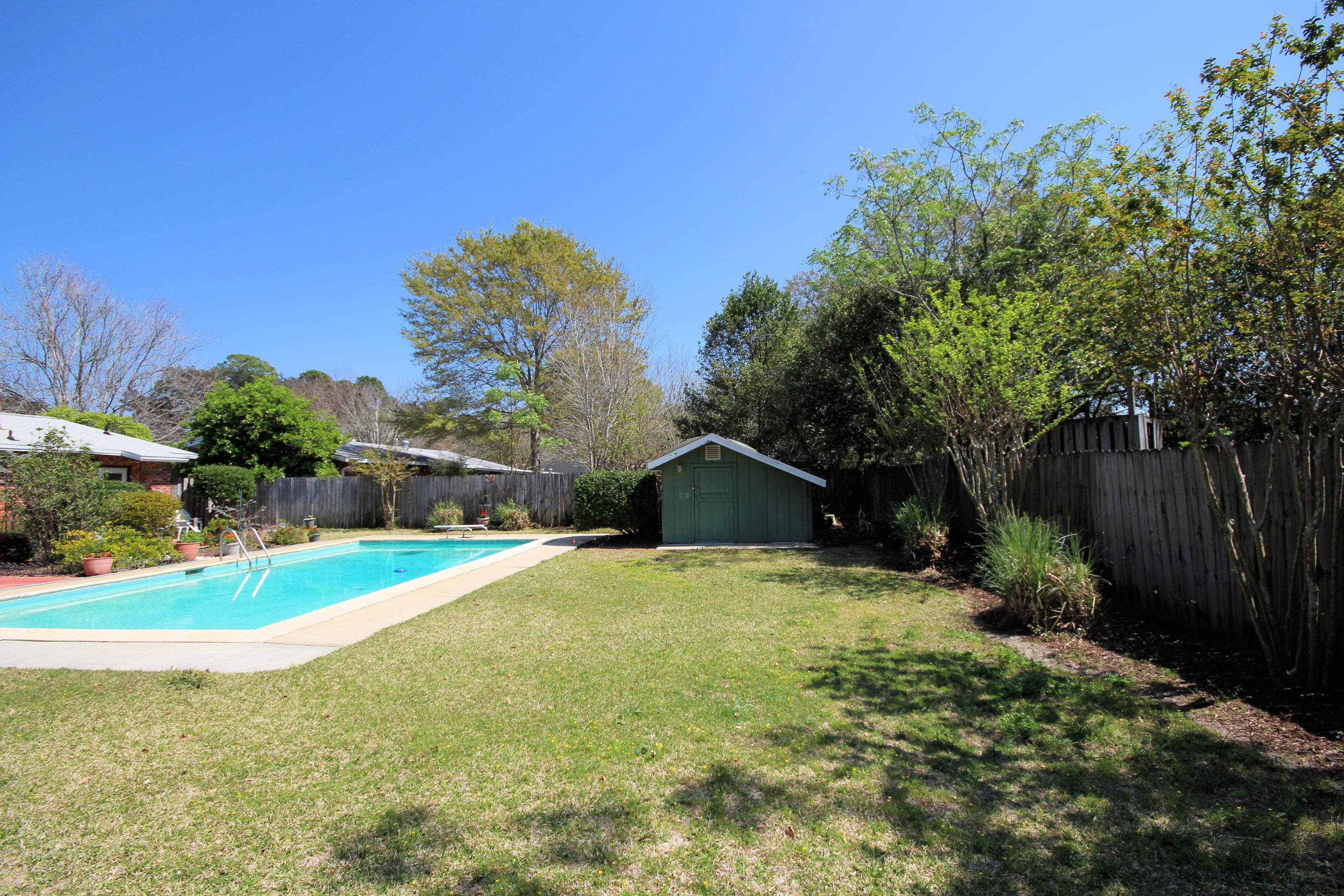 BAYOU WOODS 1ST ADDN - Residential