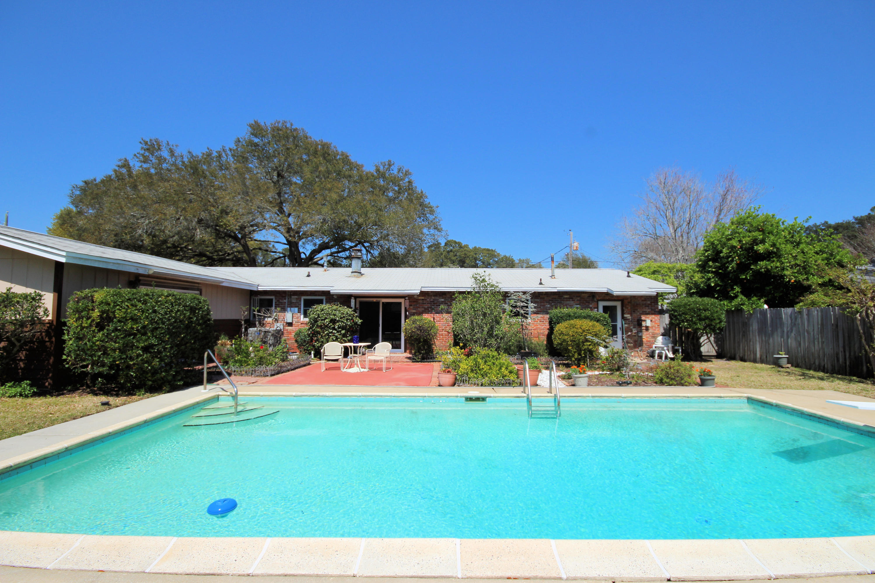 BAYOU WOODS 1ST ADDN - Residential