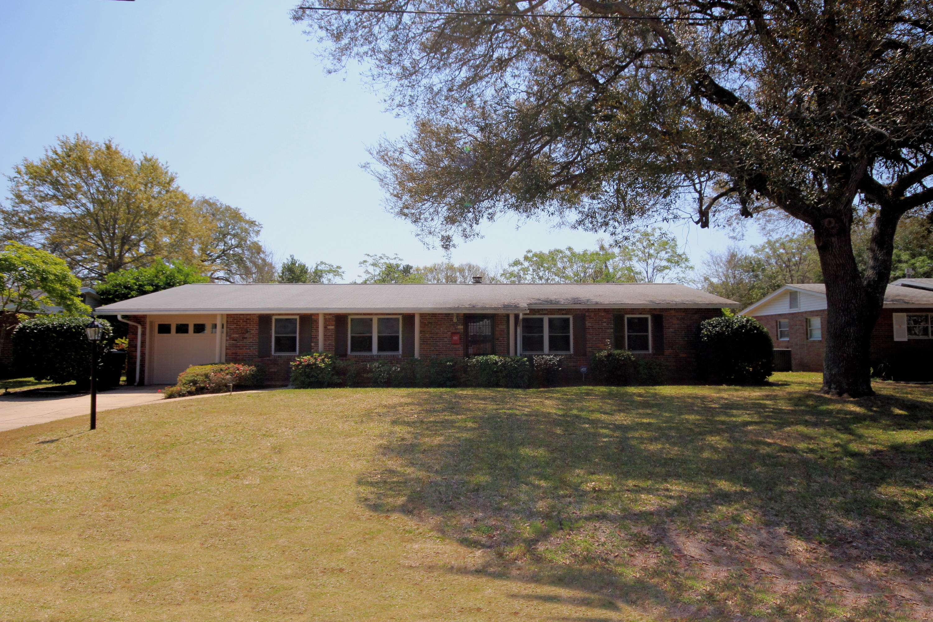 BAYOU WOODS 1ST ADDN - Residential