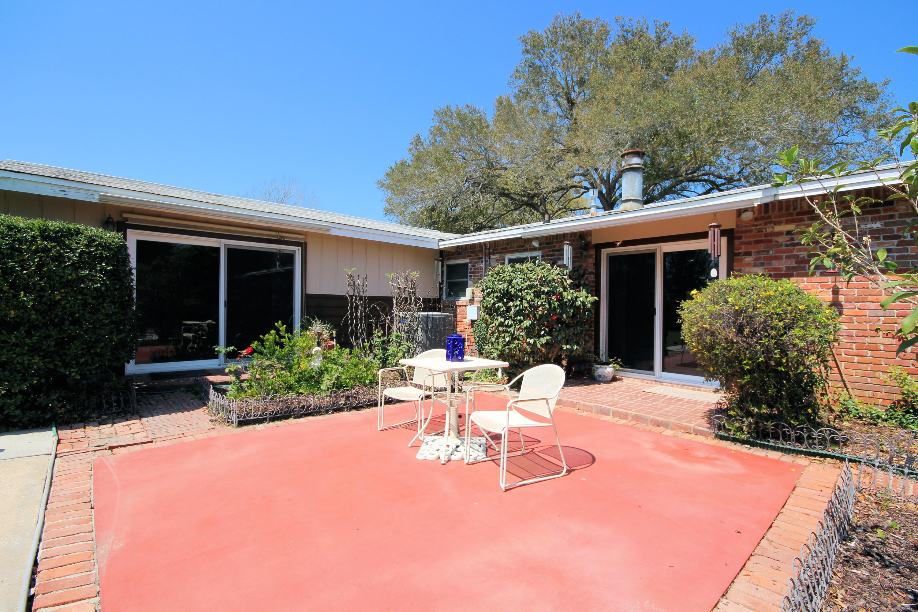 BAYOU WOODS 1ST ADDN - Residential