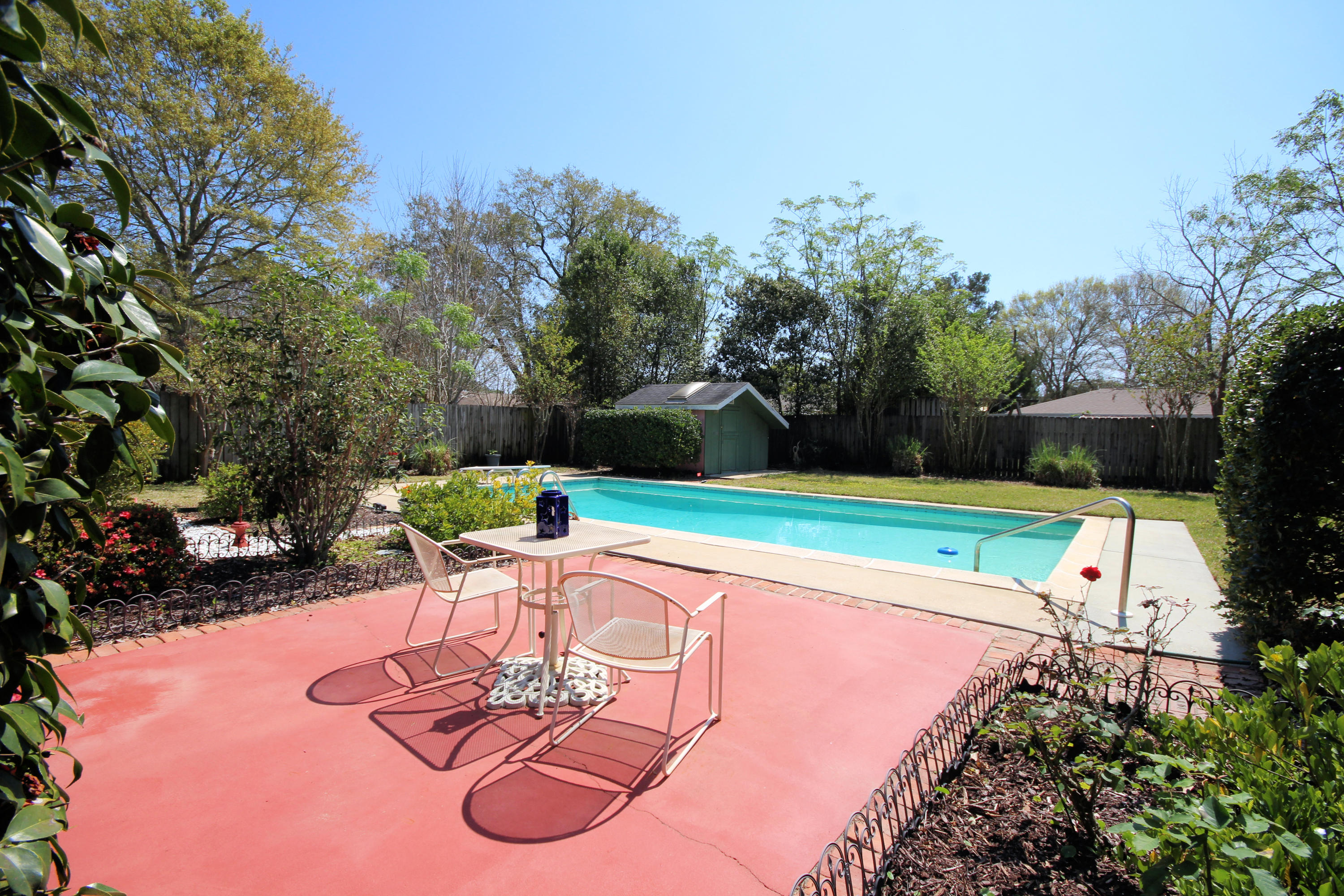 BAYOU WOODS 1ST ADDN - Residential