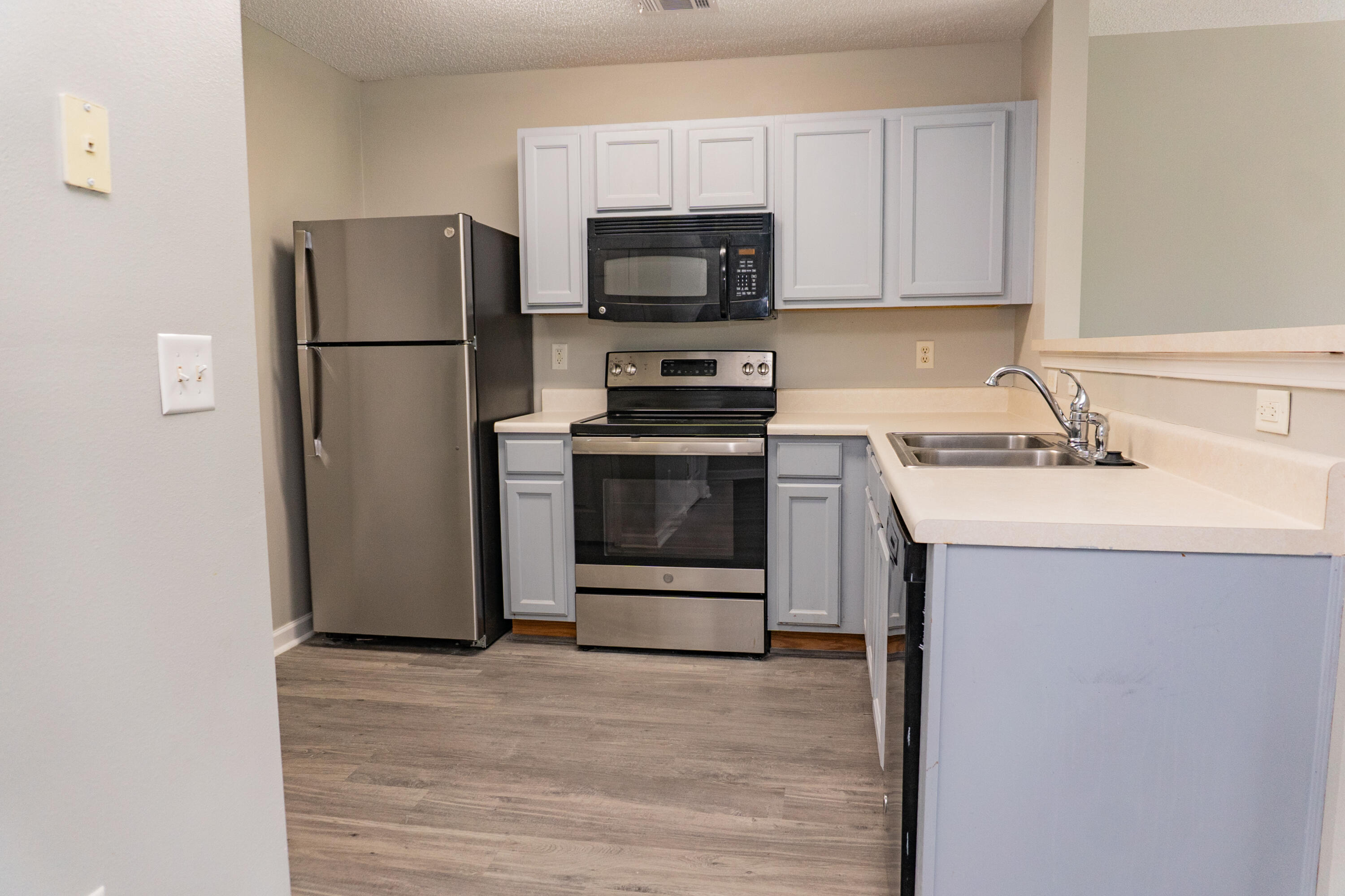 ROLLING PINES T/H LOT 80 BLK C - Residential Lease