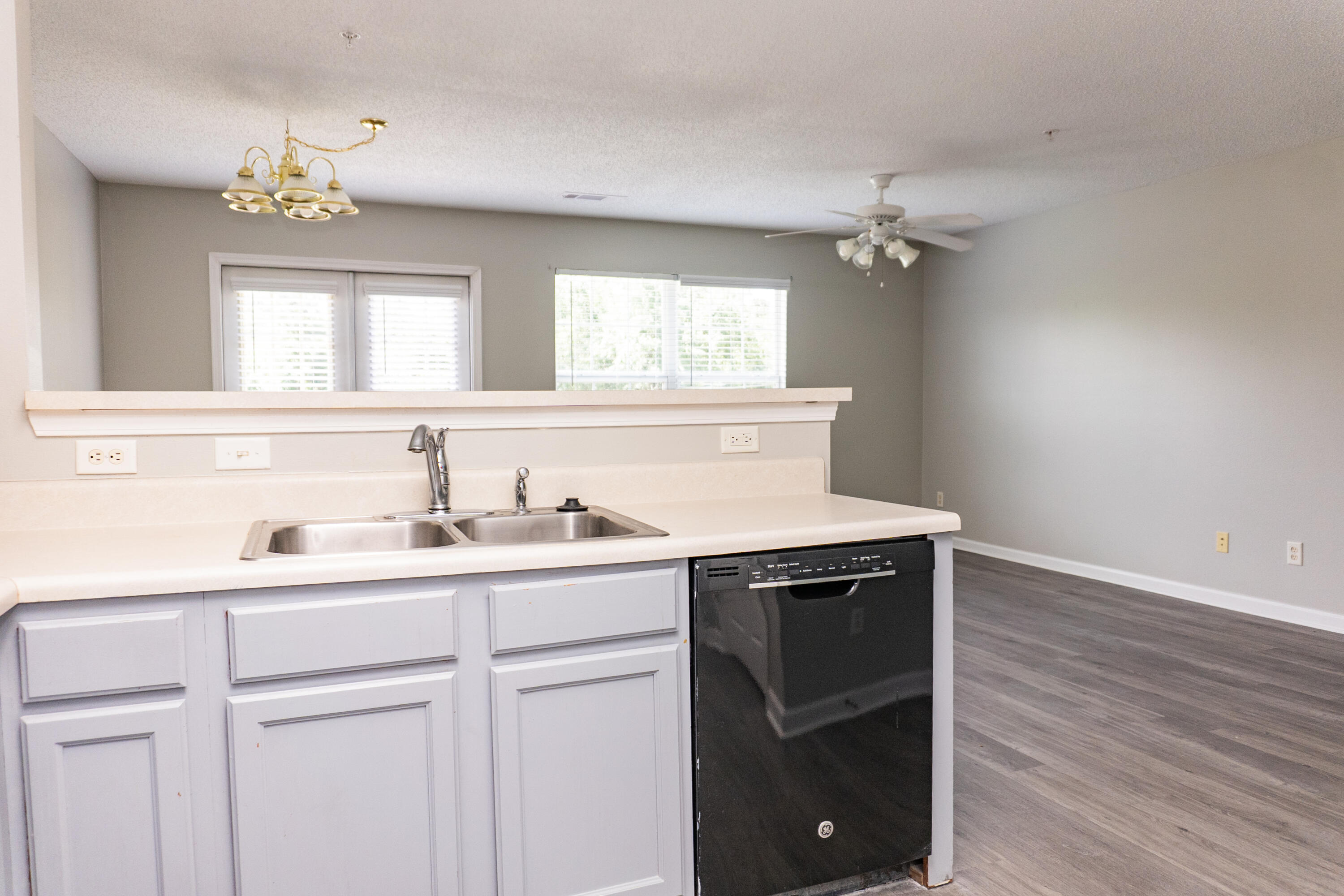 ROLLING PINES T/H LOT 80 BLK C - Residential Lease