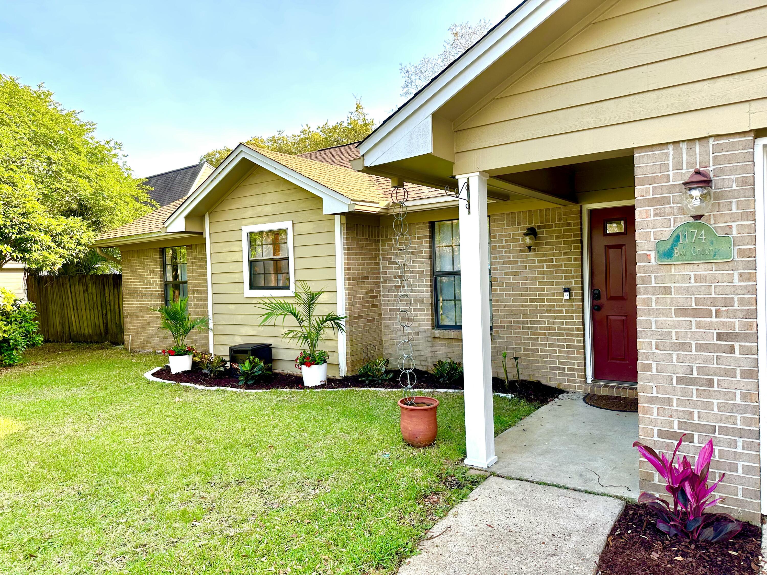 BAYVIEW MANOR - Residential