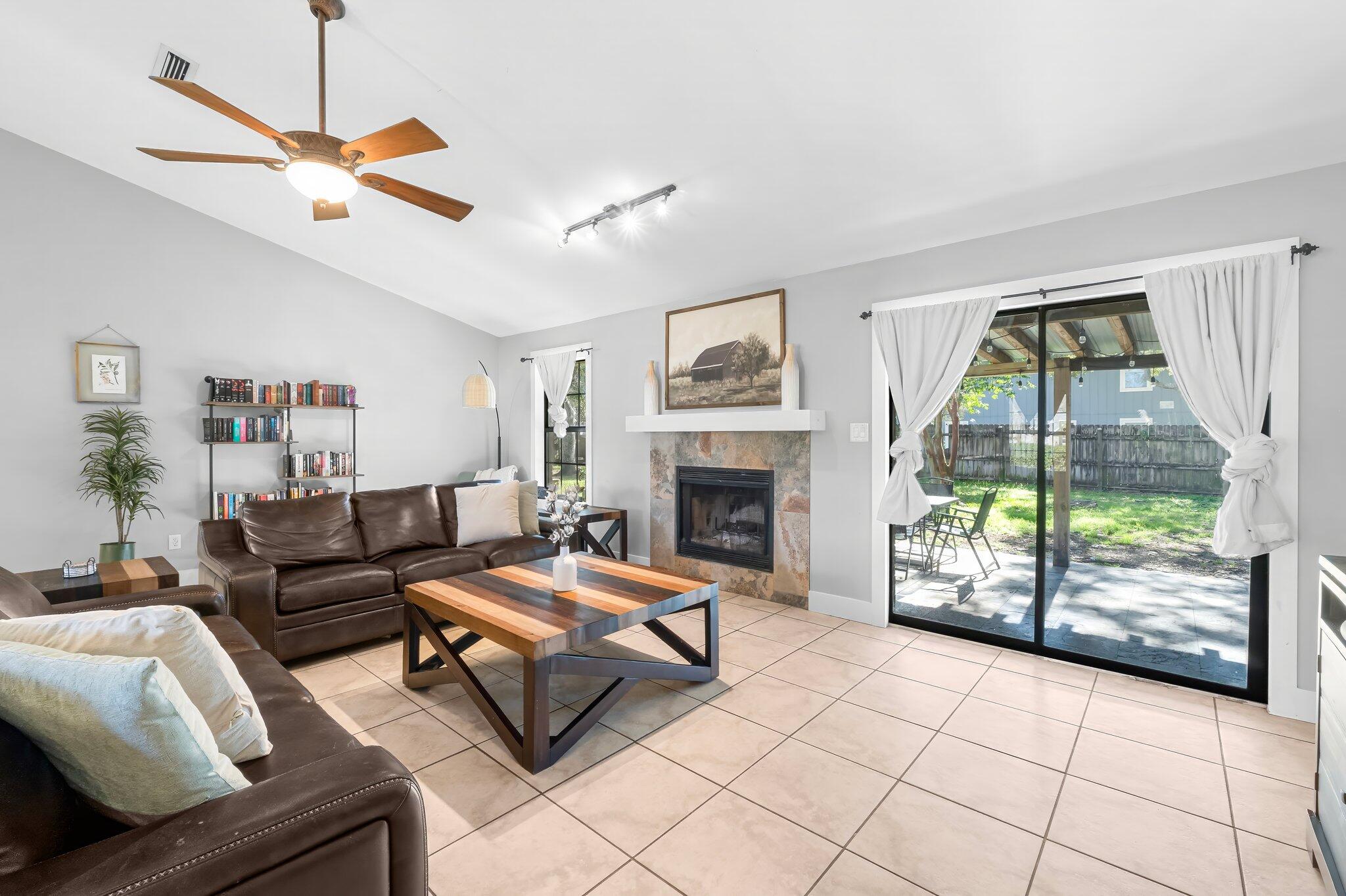 BAYVIEW MANOR - Residential