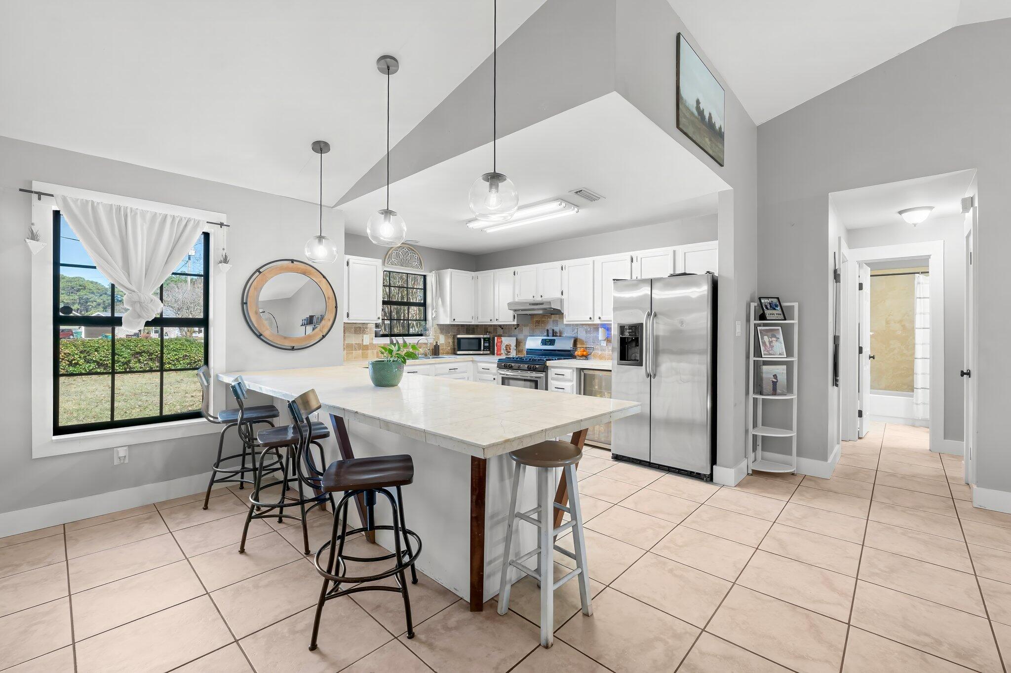 BAYVIEW MANOR - Residential