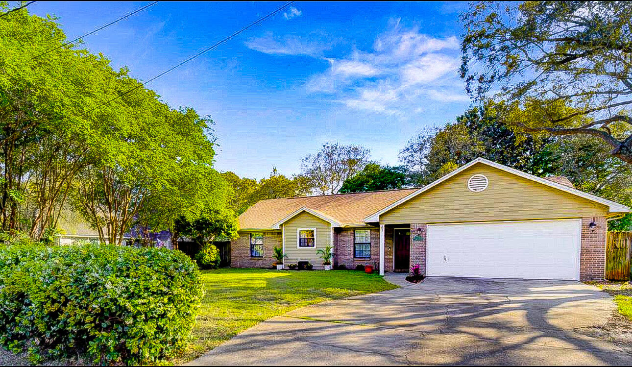 BAYVIEW MANOR - Residential